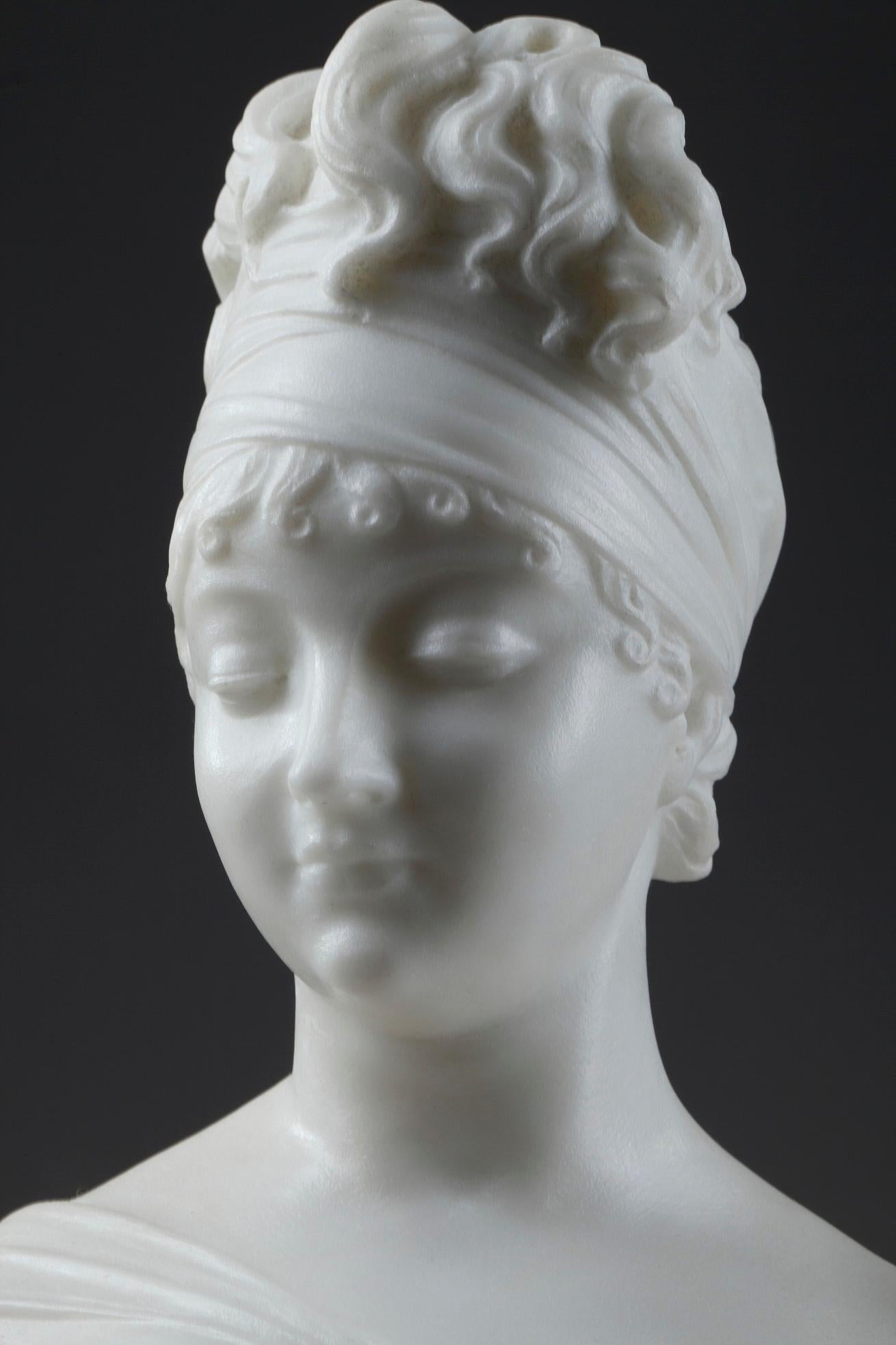 Carrara Marble Bust of Juliette Récamier after Joseph Chinard For Sale 3