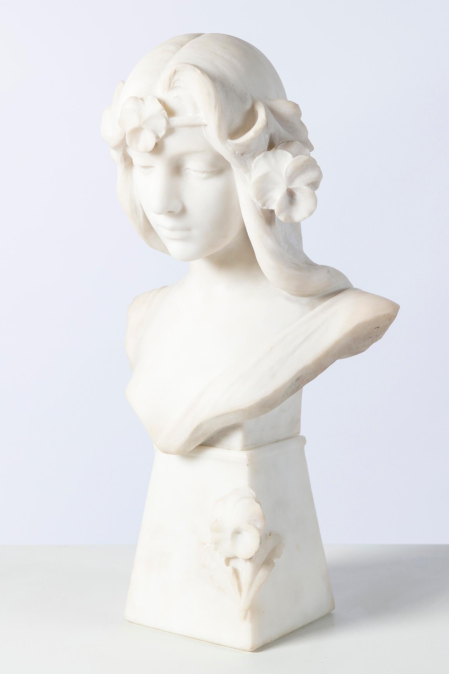 Carrara marble bust sculpture, signed C. Scheggi, Firenze, circa 1900.
(Cesare Scheggi 1833-1876).
