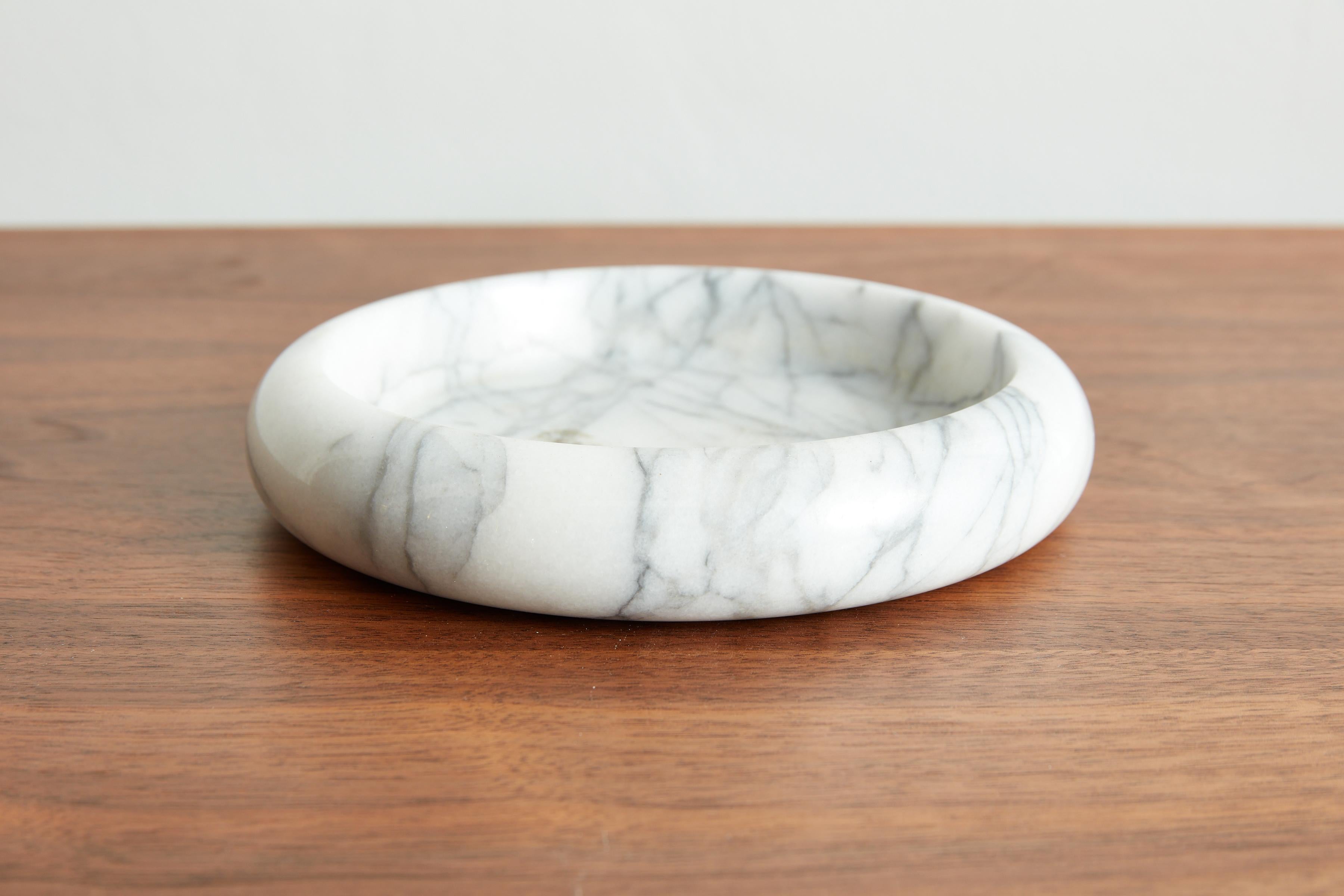 Carrara Marble Catchall In Good Condition For Sale In Beverly Hills, CA