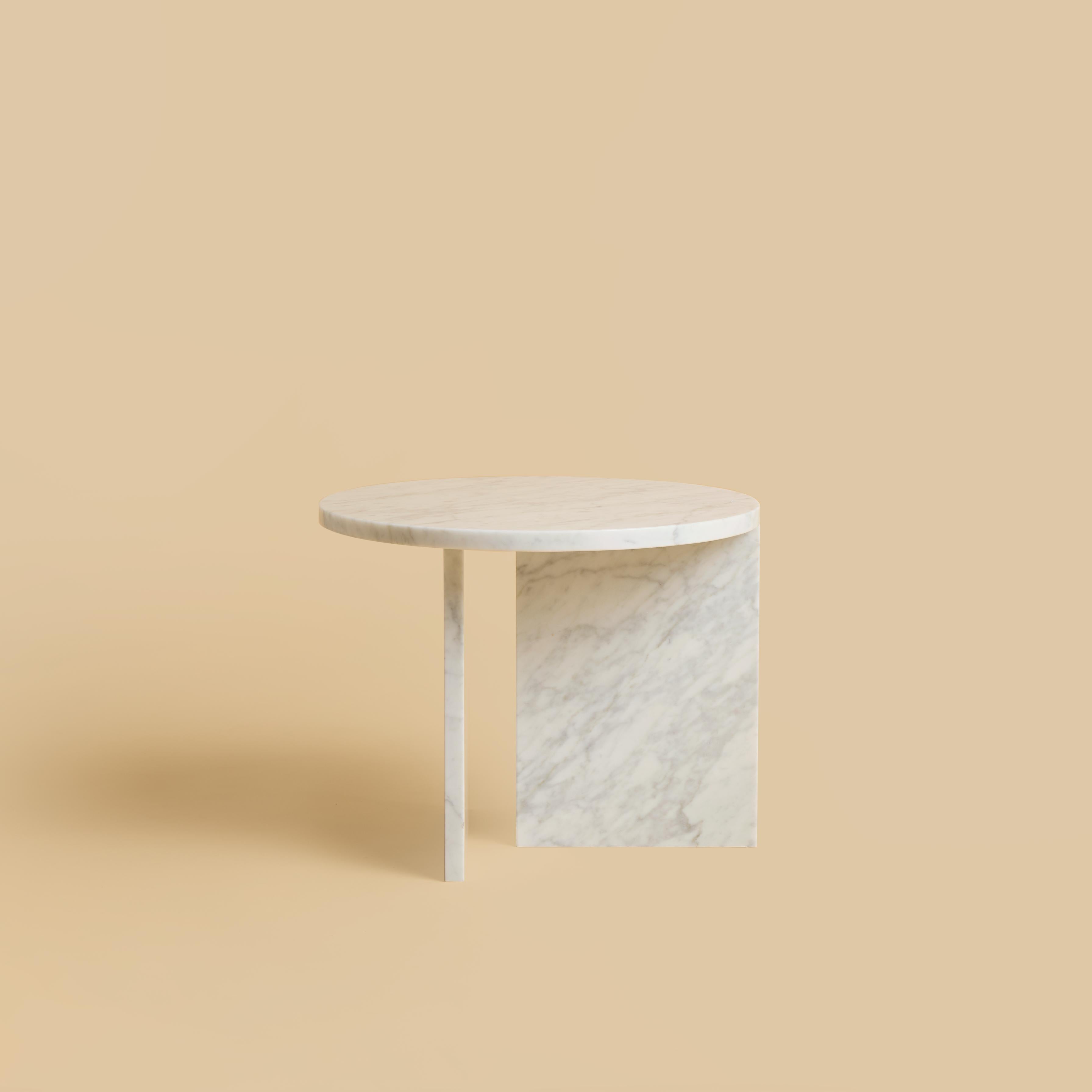 Modern Carrara Marble Circular Side Table, Made in Italy For Sale