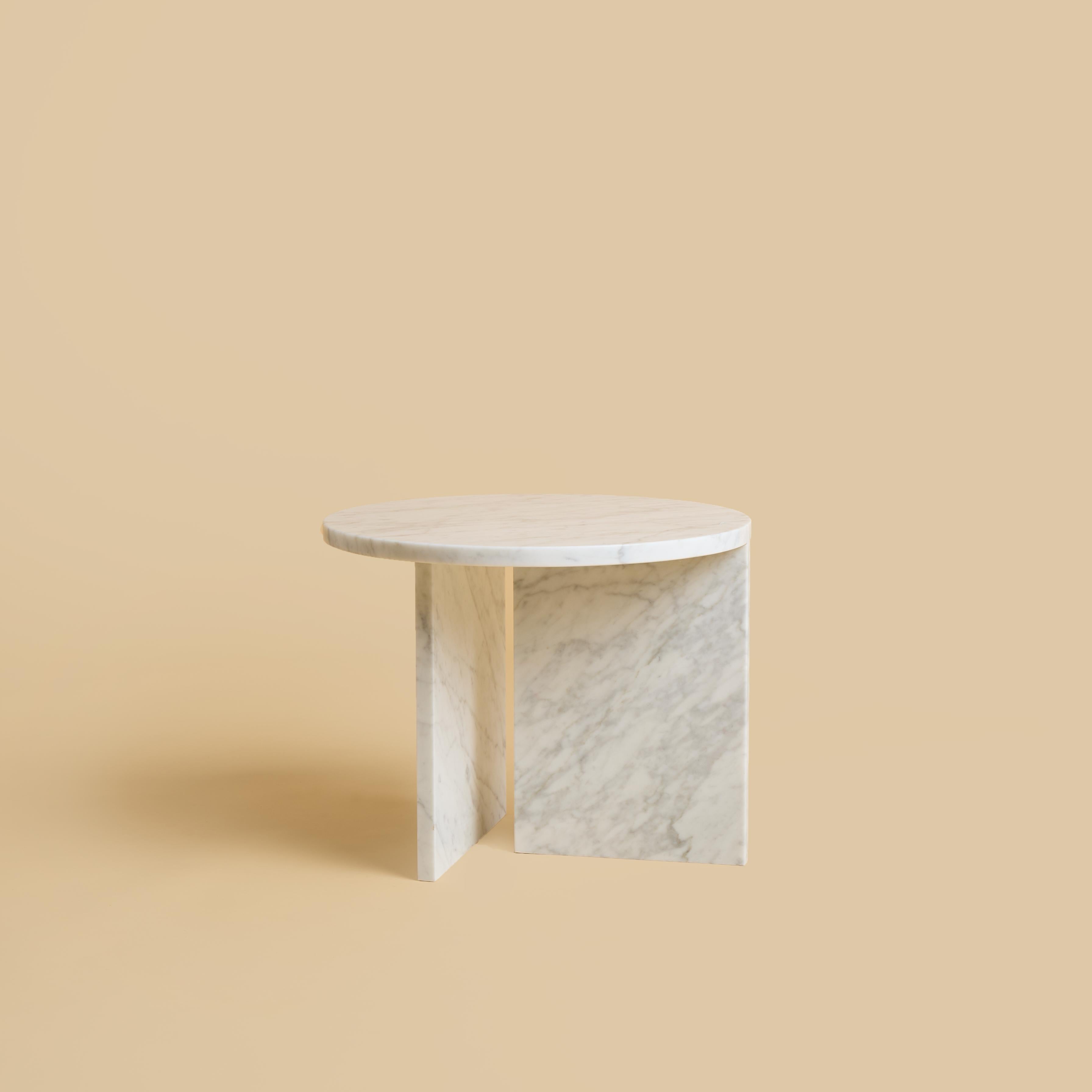 Carrara Marble Circular Side Table, Made in Italy In New Condition For Sale In Lentate Sul Seveso, IT