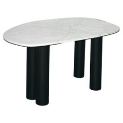 Schreibtisch aus Carrara-Marmor mit schwarzem Stahlsockel