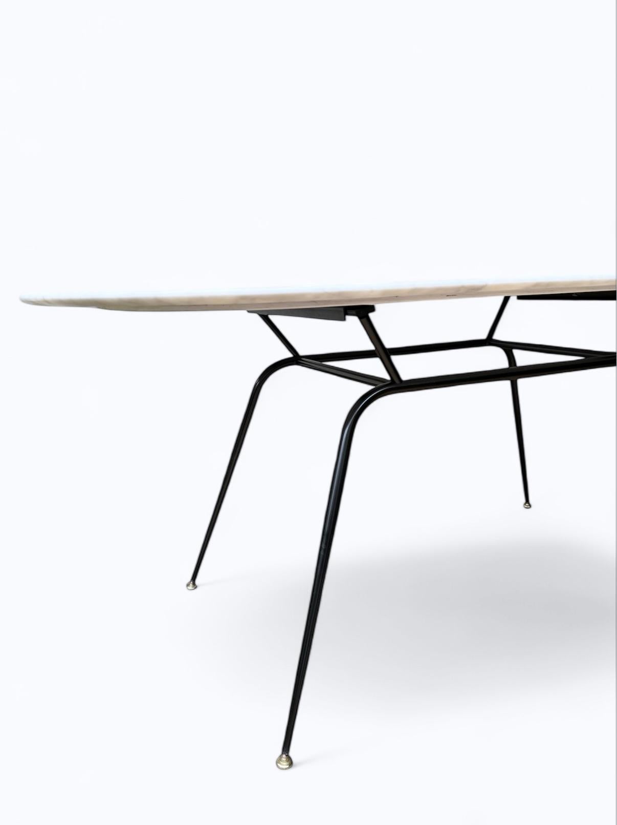 Mid-Century Modern Table de salle à manger en marbre de Carrare, attribuée à Ico Parisi, Italie c 1950's en vente