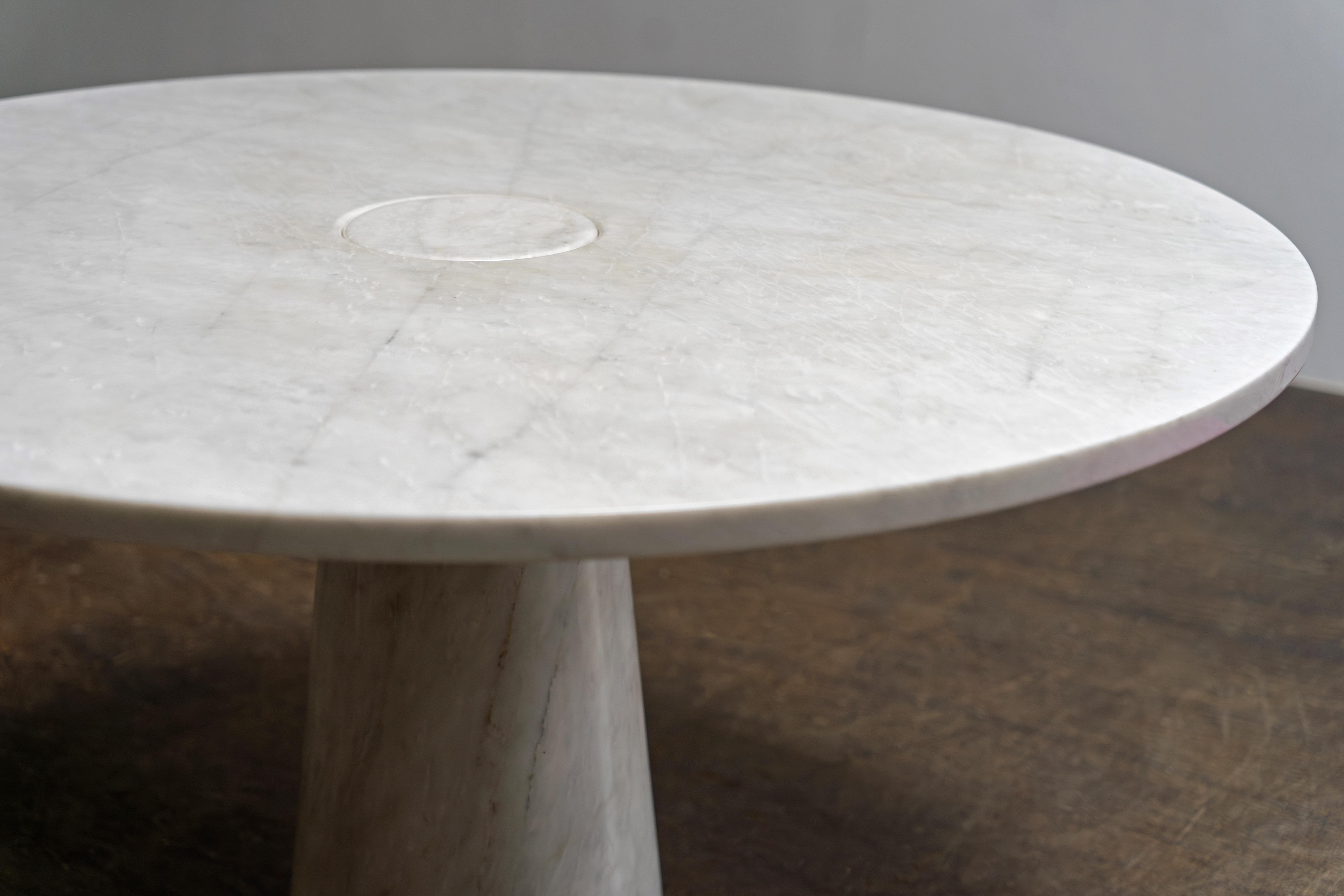 Mesa de comedor de mármol de Carrara 