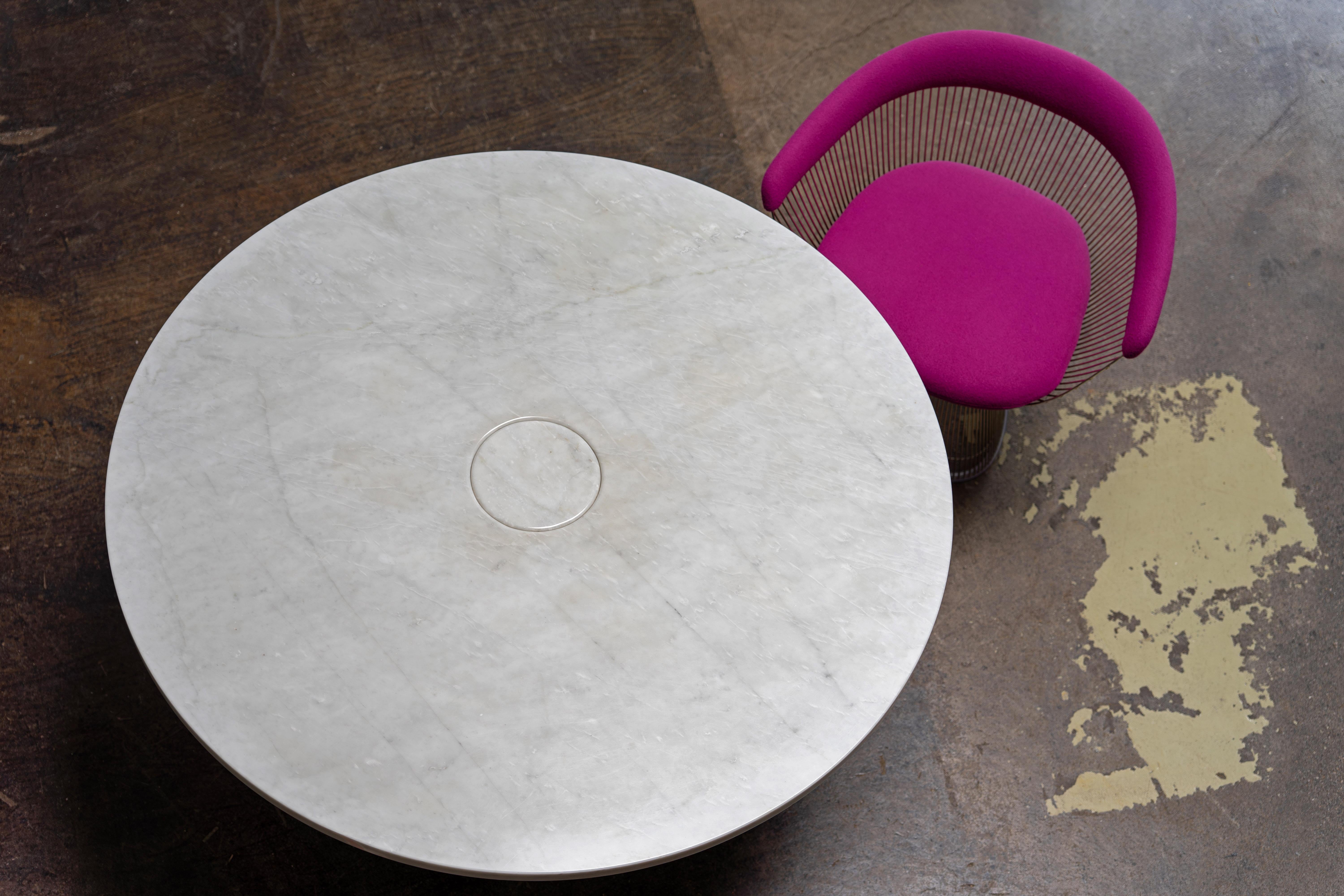Mesa de comedor de mármol de Carrara 