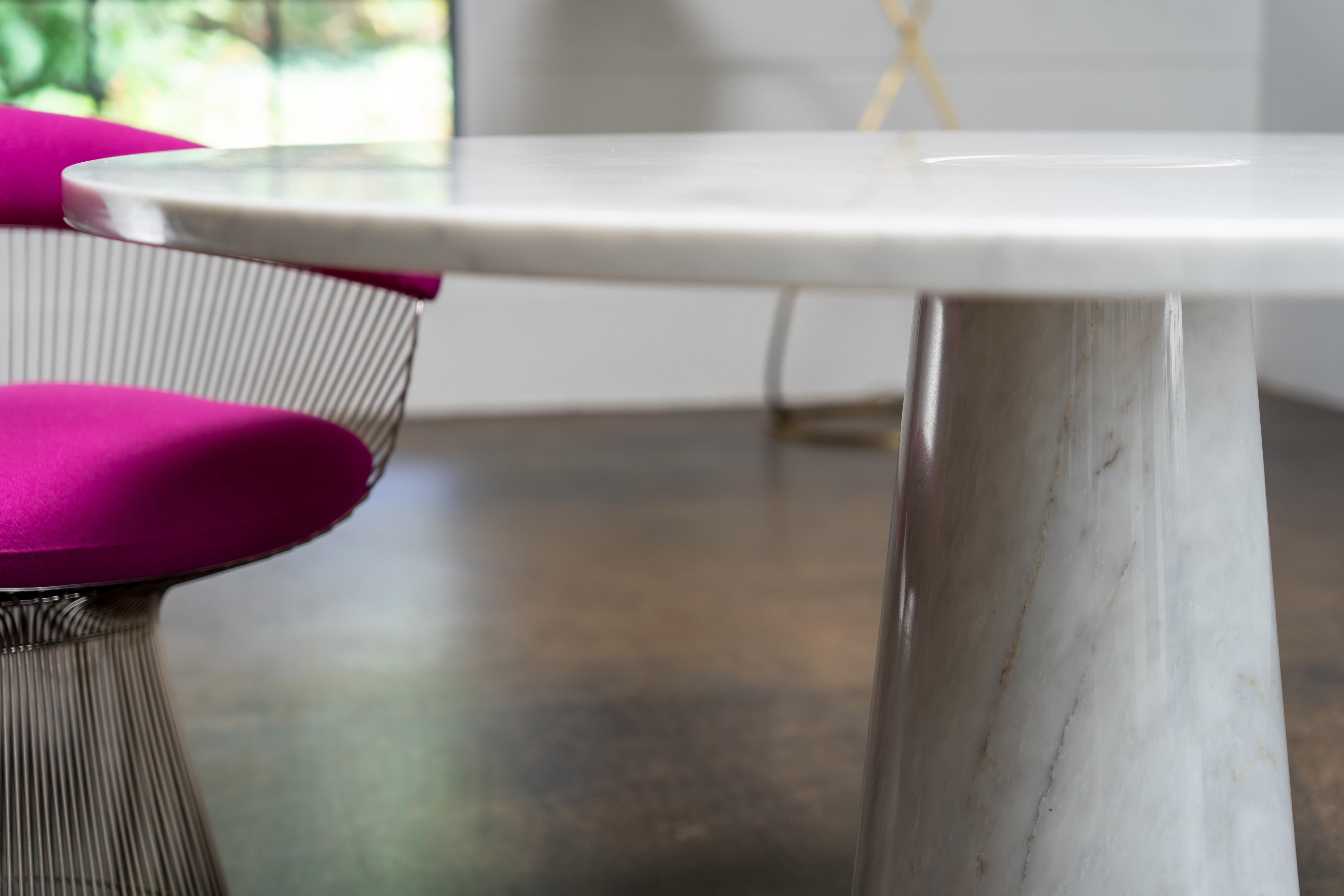 Mesa de comedor de mármol de Carrara 