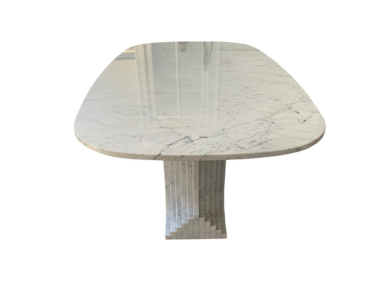 Italian Carrara Marble Dinning Table attributed to Carlo Scarpa, 1970s For Sale