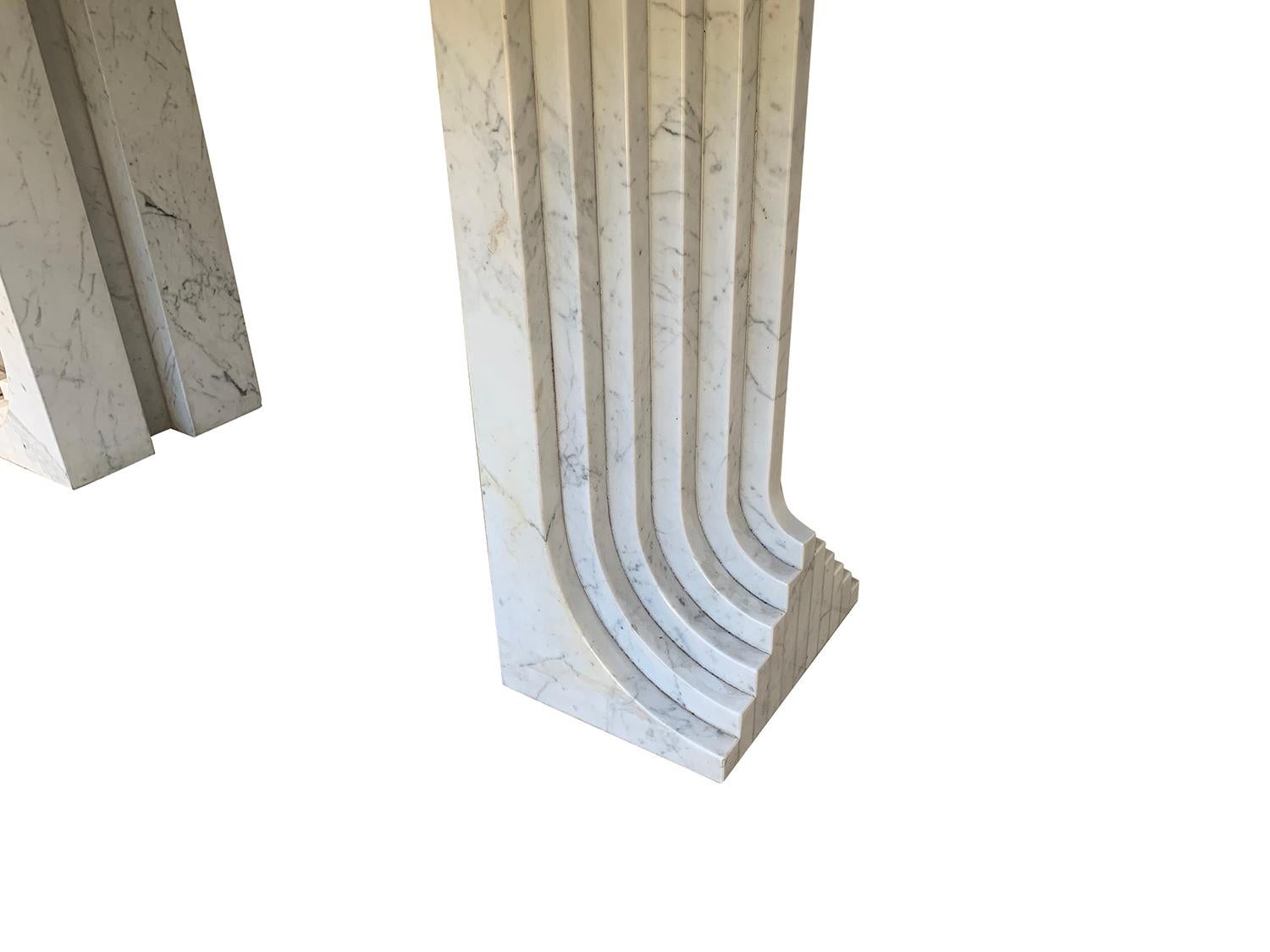 Carrara Marble Dinning Table attributed to Carlo Scarpa, 1970s In Good Condition For Sale In Brussels, Brussels