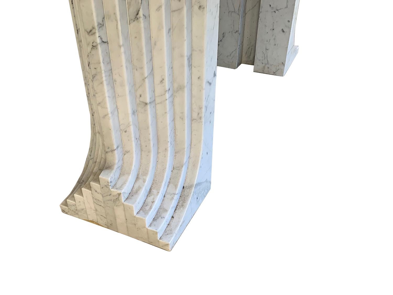 Late 20th Century Carrara Marble Dinning Table attributed to Carlo Scarpa, 1970s For Sale