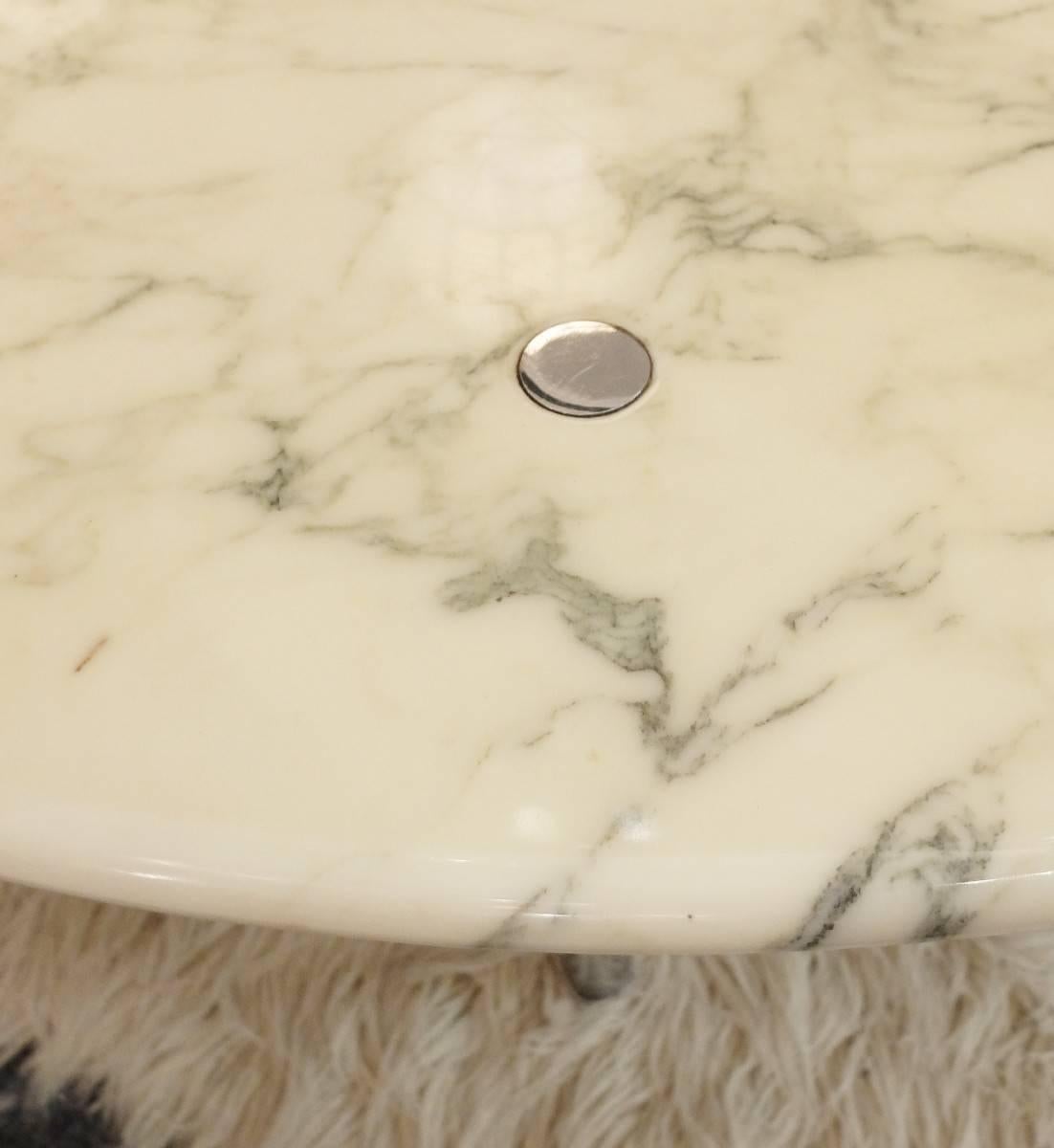 Carrara marble en chrome ronde coffee table, Erwine & Estelle Laverne, 1954.