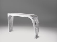 Console scultorea in marmo di Carrara Evoluzione di Atelier TERRAI