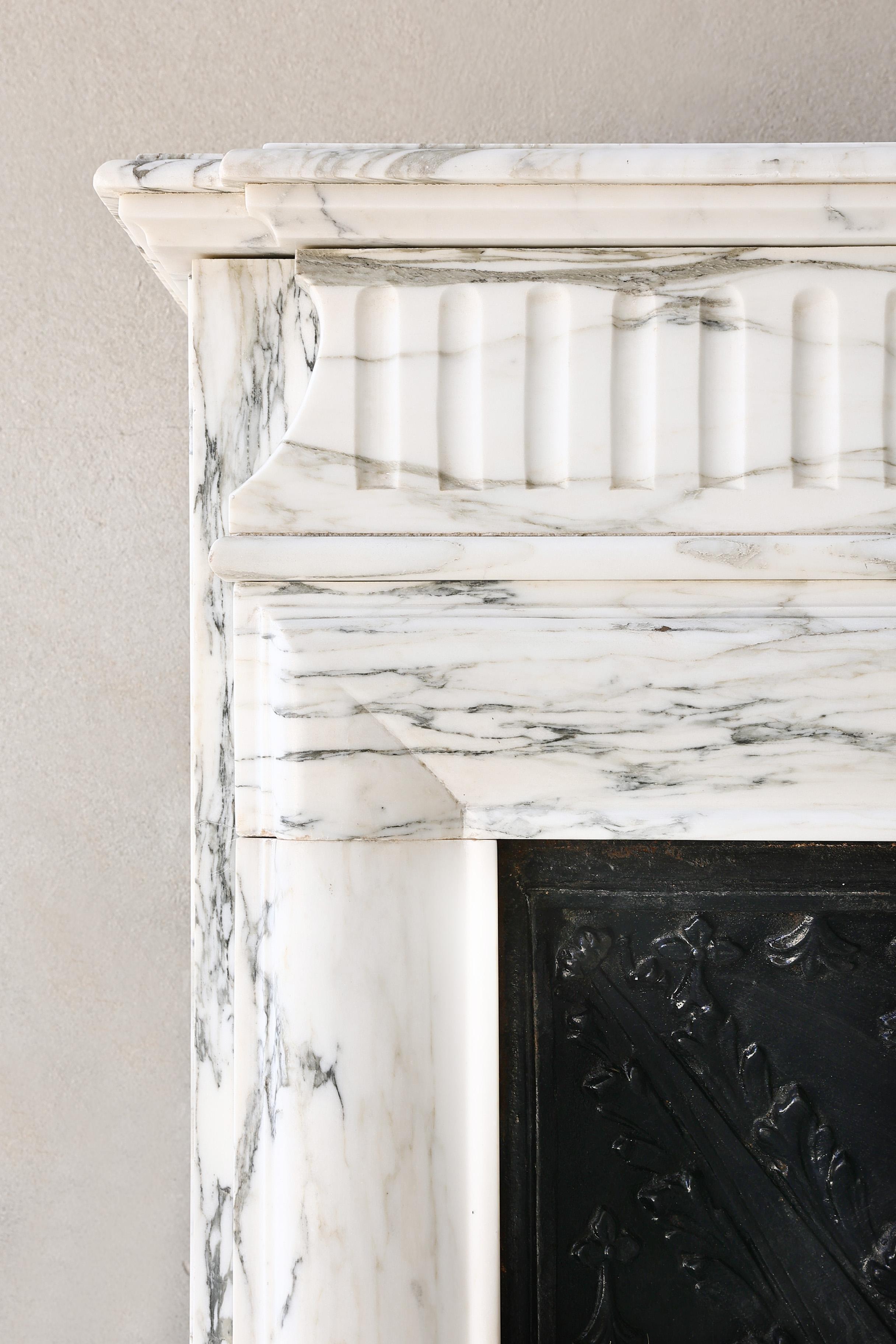 Carrara marble fireplace from the 19th century in style of Louis XIV 5