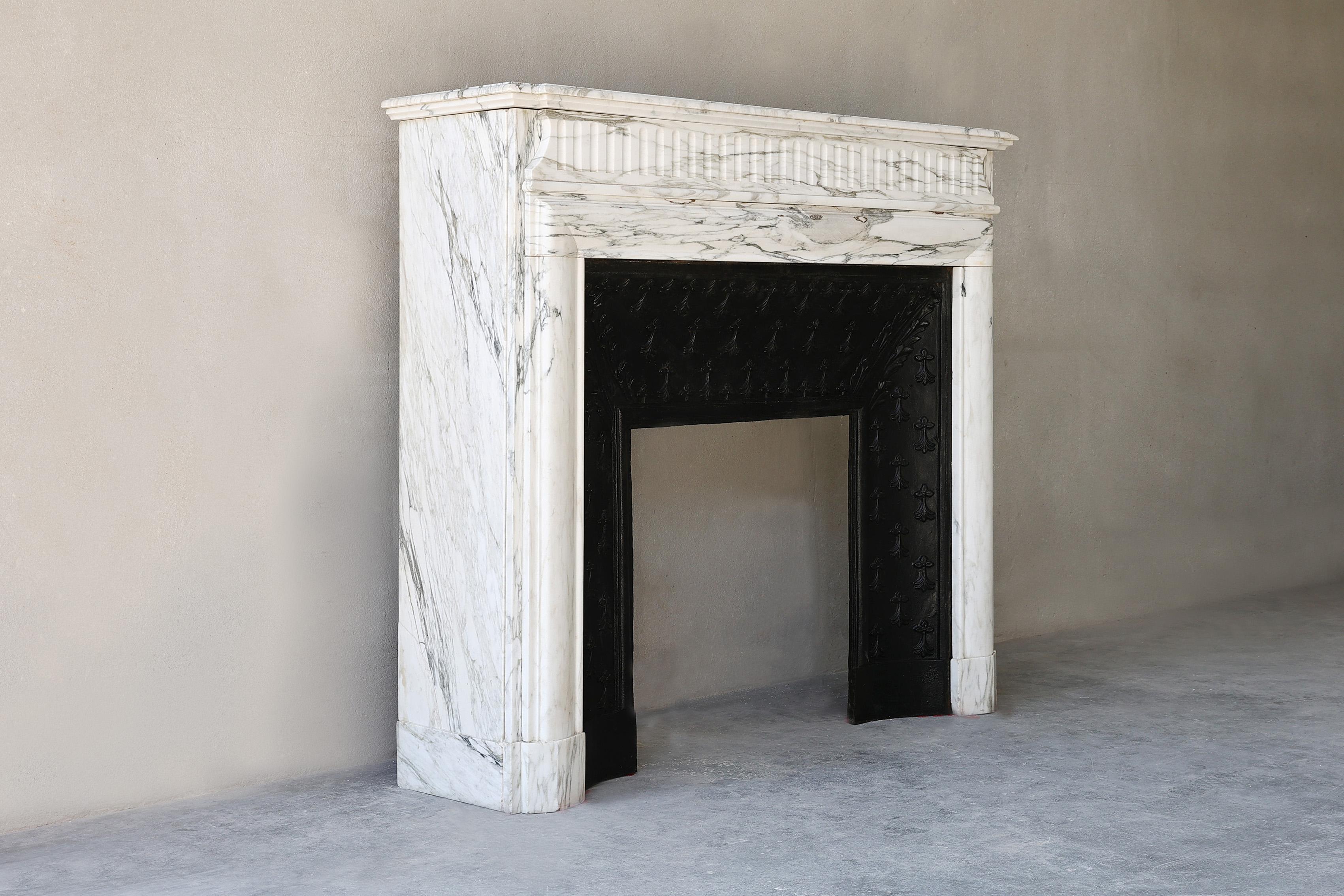 Other Carrara marble fireplace from the 19th century in style of Louis XIV