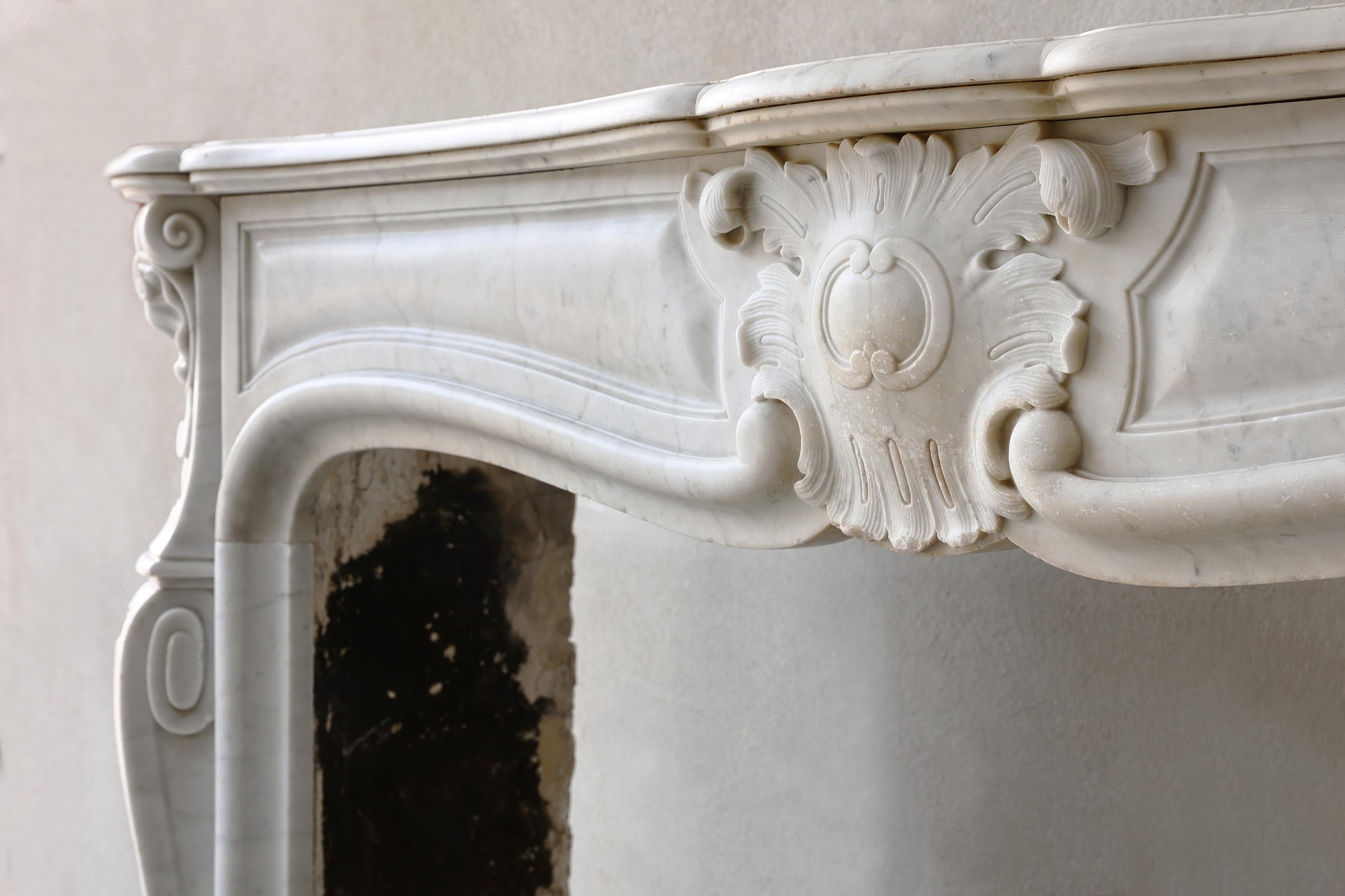 19th Century Antique marble fireplace For Sale