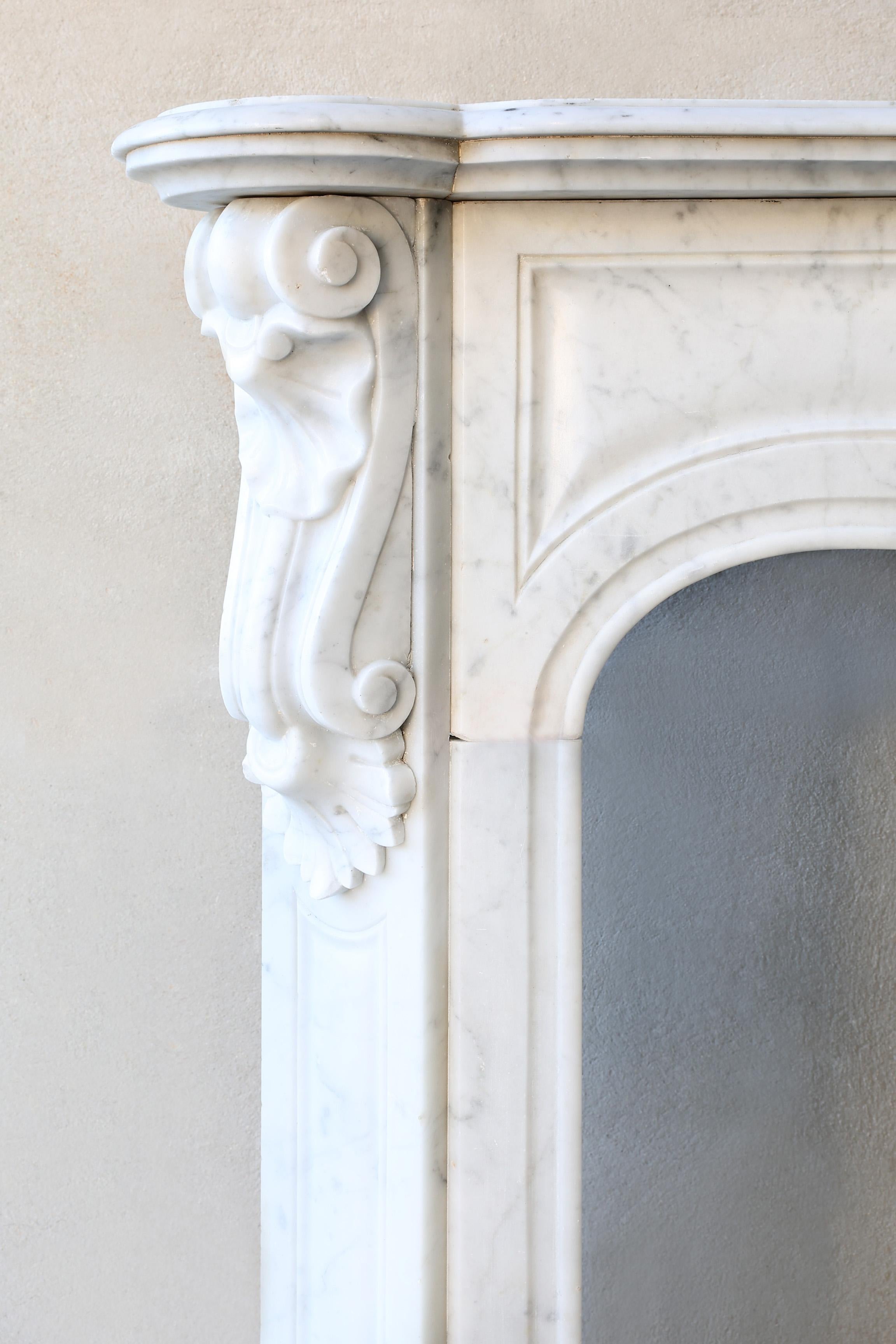 Carrara Marble Fireplace in the Style of Pompadour from the 19th Century For Sale 5