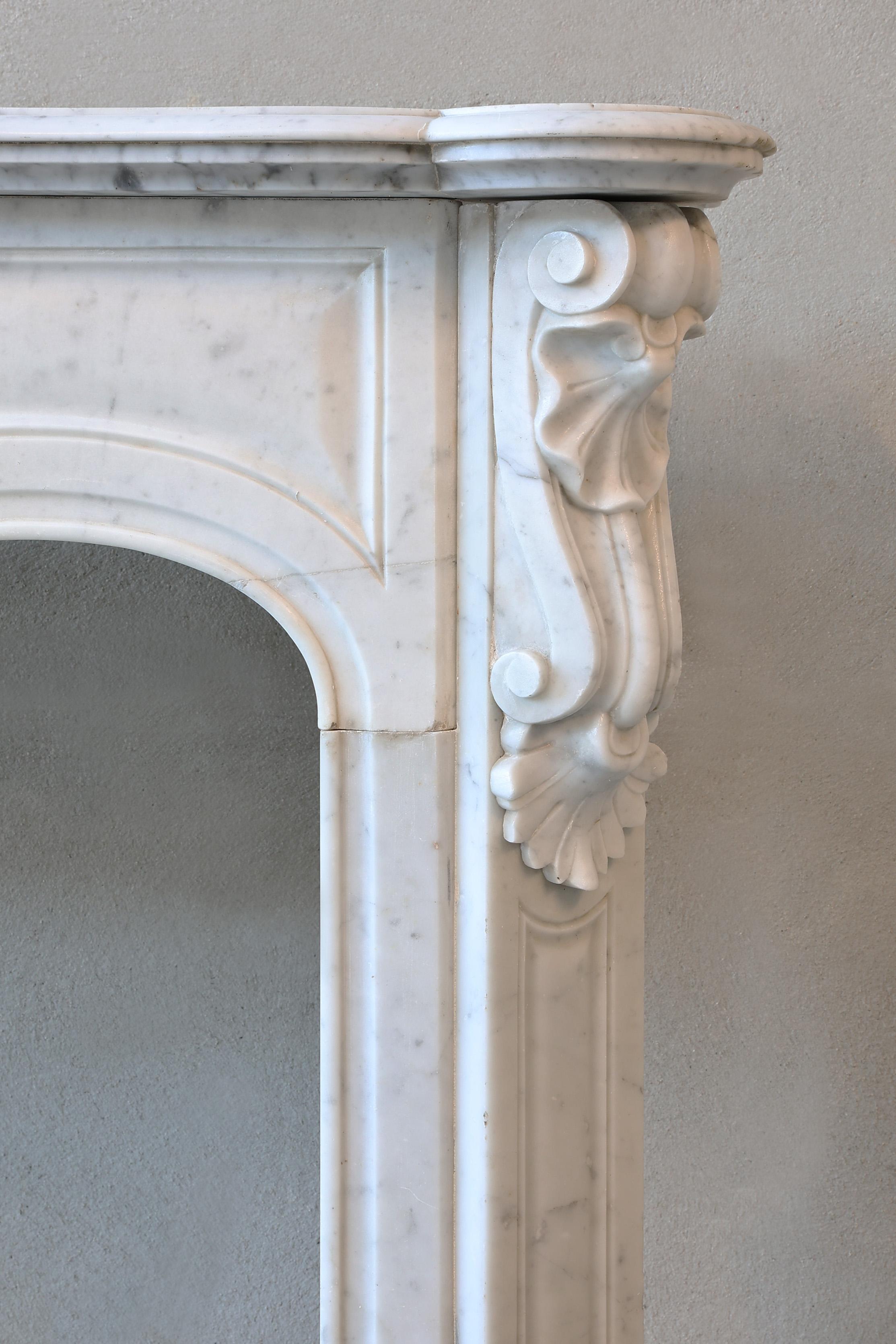 Carrara Marble Fireplace in the Style of Pompadour from the 19th Century For Sale 2