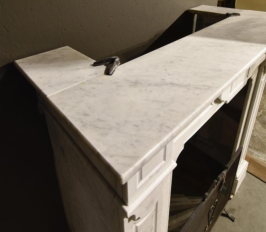 Carrara marble fireplace mantel from the 19th Century,
to place around the chimney.

For other sizes see last picture.
