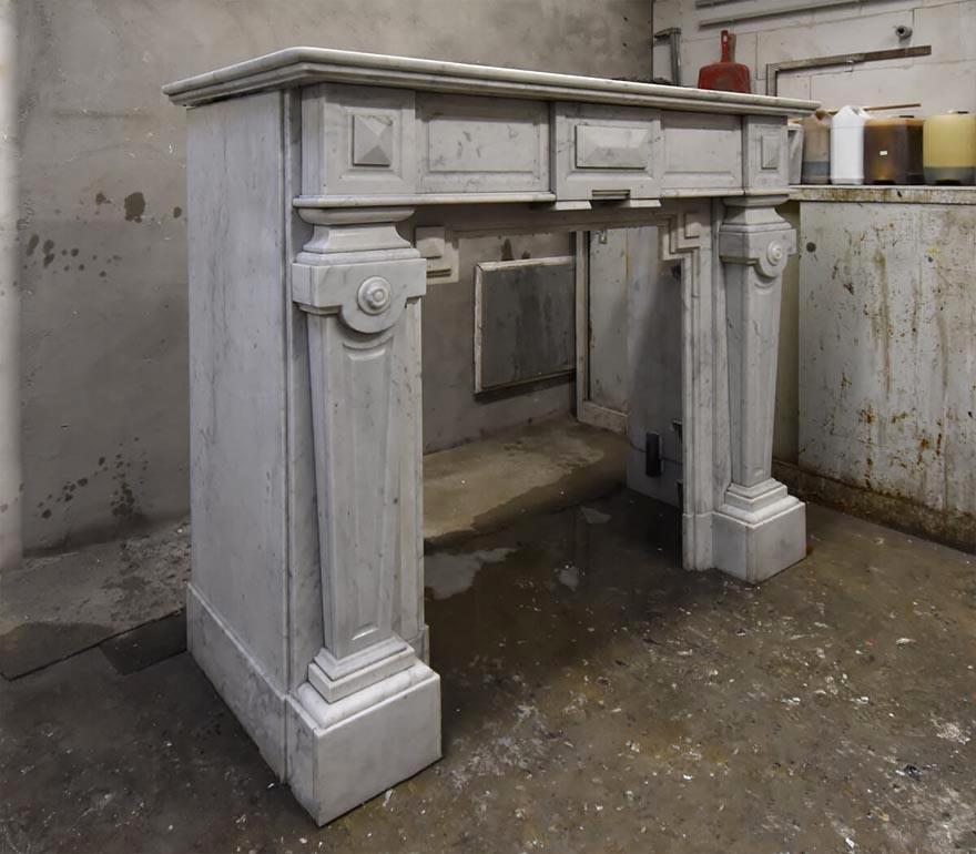 Carrara marble fireplace mantel 19th Century In Fair Condition For Sale In Udenhout, NL