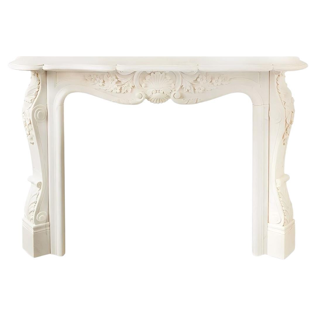 Repisa de chimenea de mármol de Carrara - Estilo rococó - Italia, Finales del siglo XIX. en venta
