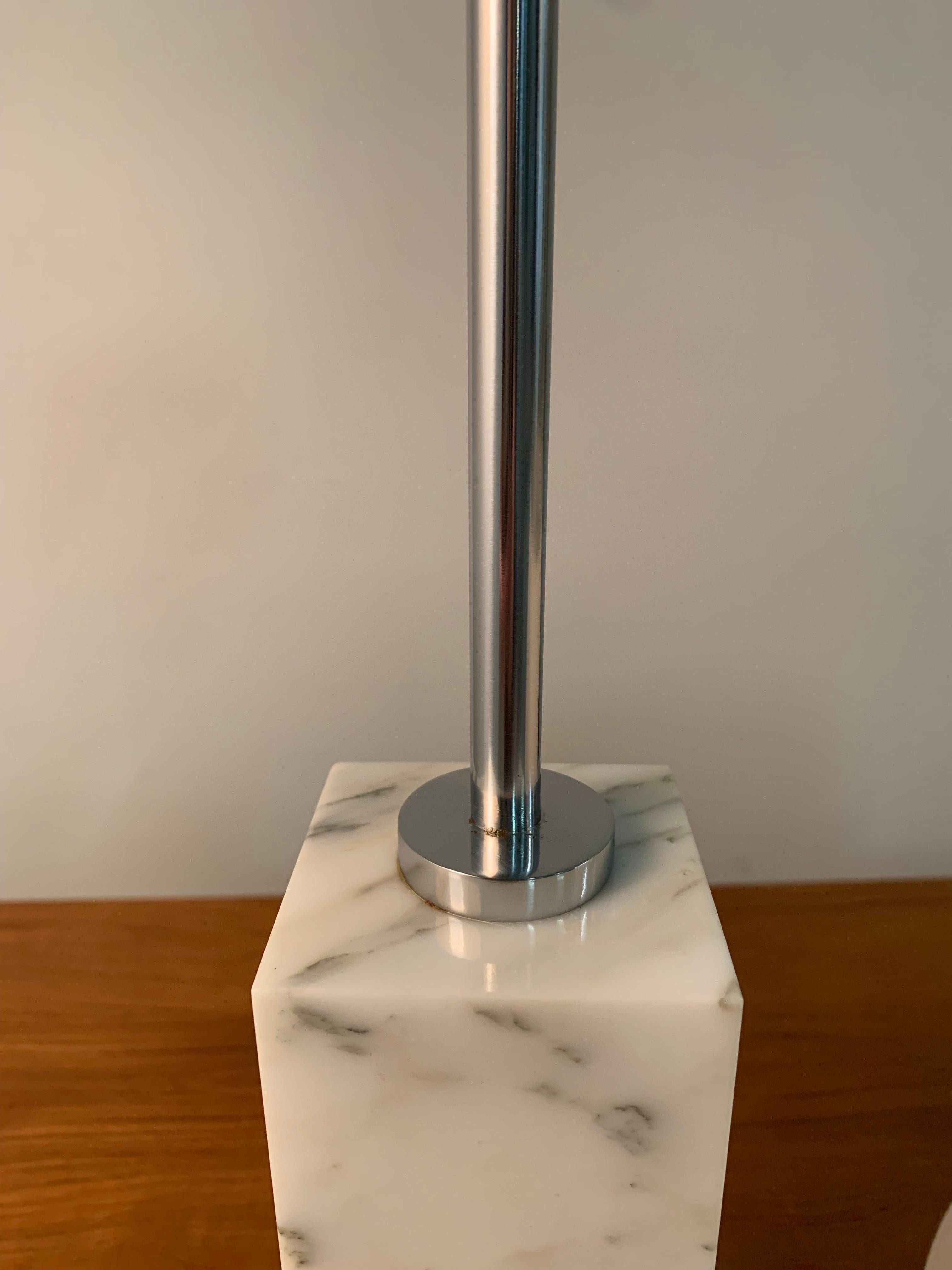 Florence Knoll-Tischlampe aus Carrara-Marmor, Modell 180 im Angebot 6