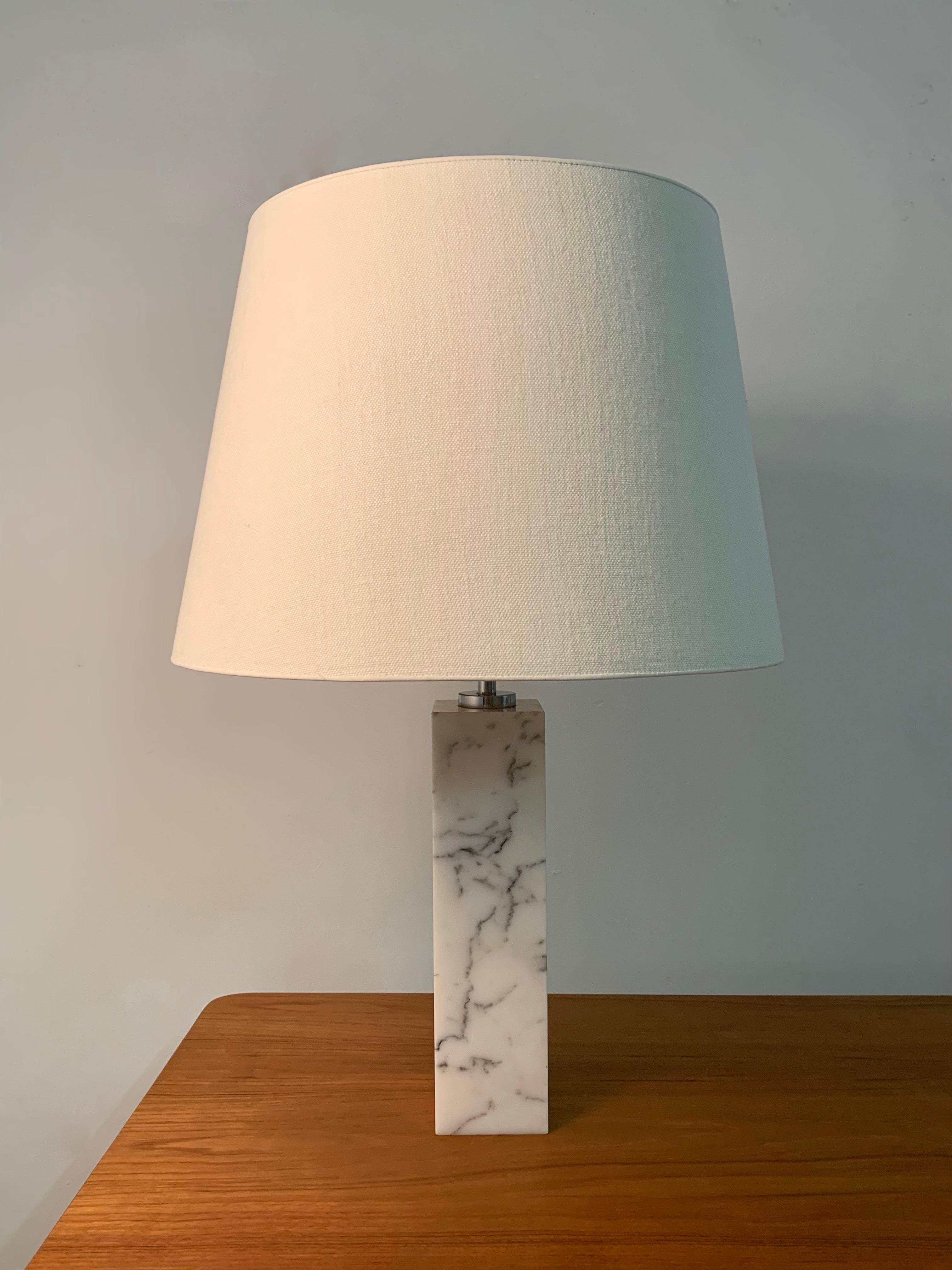 Florence Knoll-Tischlampe aus Carrara-Marmor, Modell 180 im Angebot 8