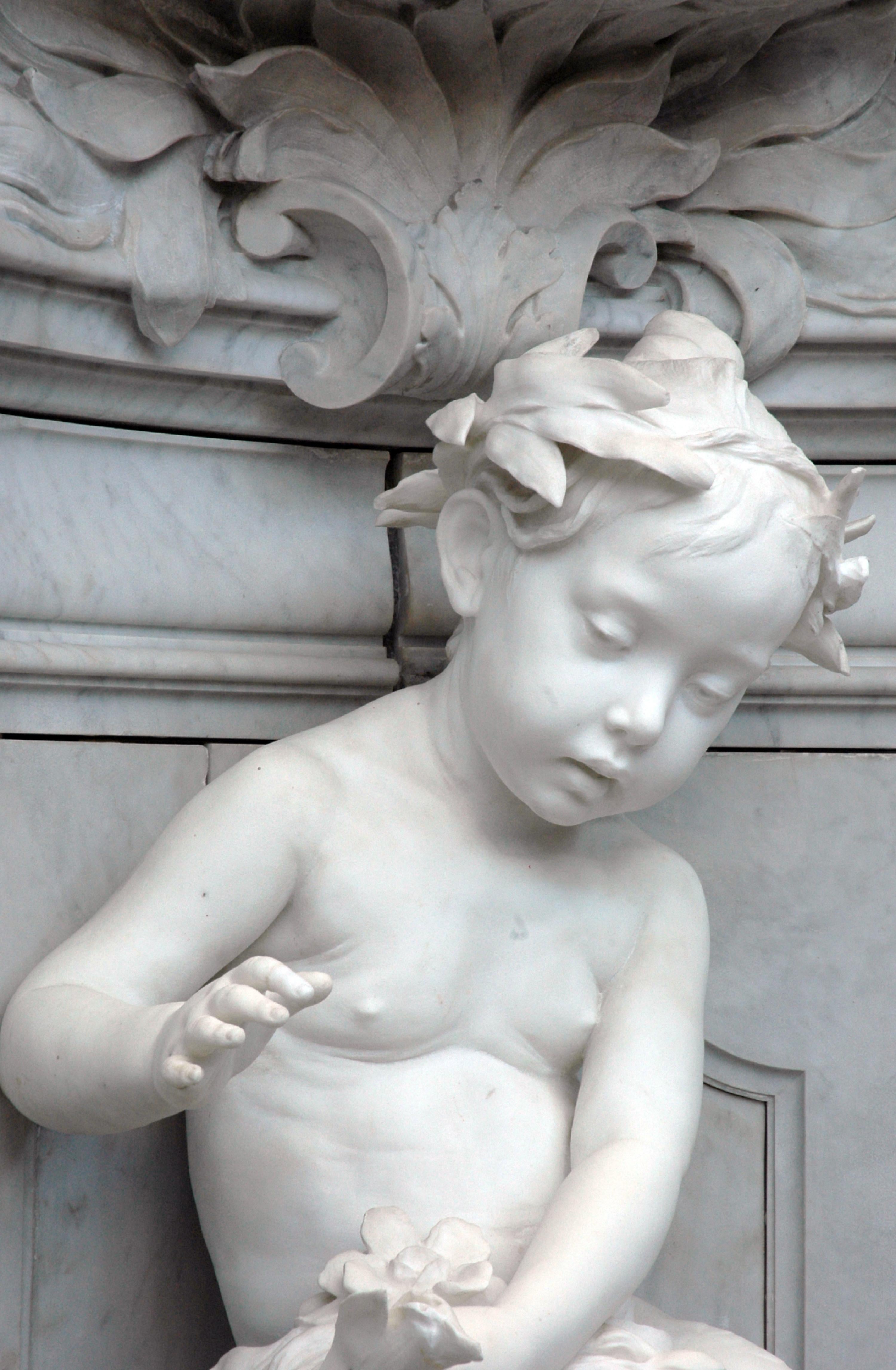 Sculpté à la main Fontaine en marbre de Carrare, 19e siècle en vente