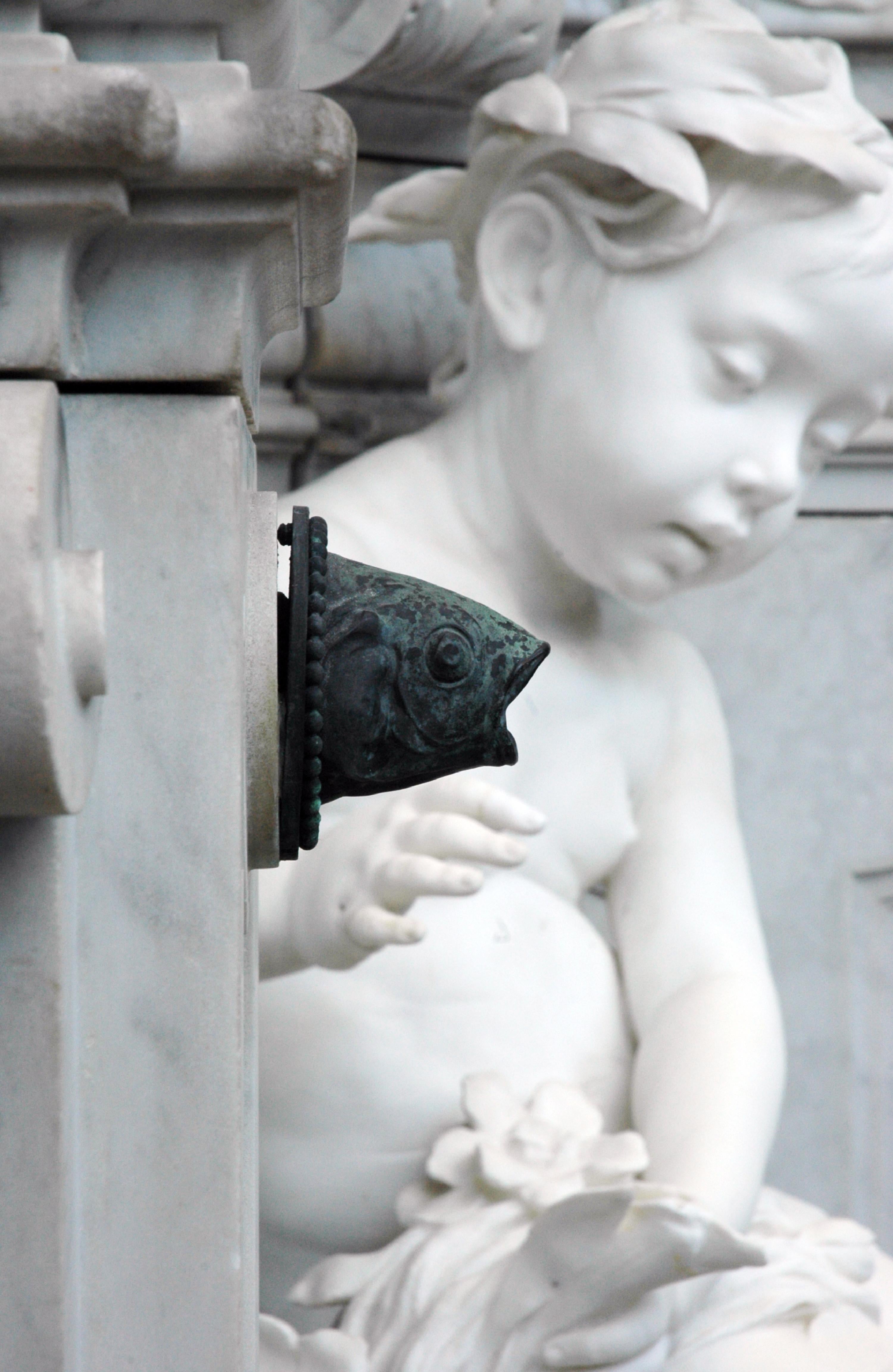 XIXe siècle Fontaine en marbre de Carrare, 19e siècle en vente