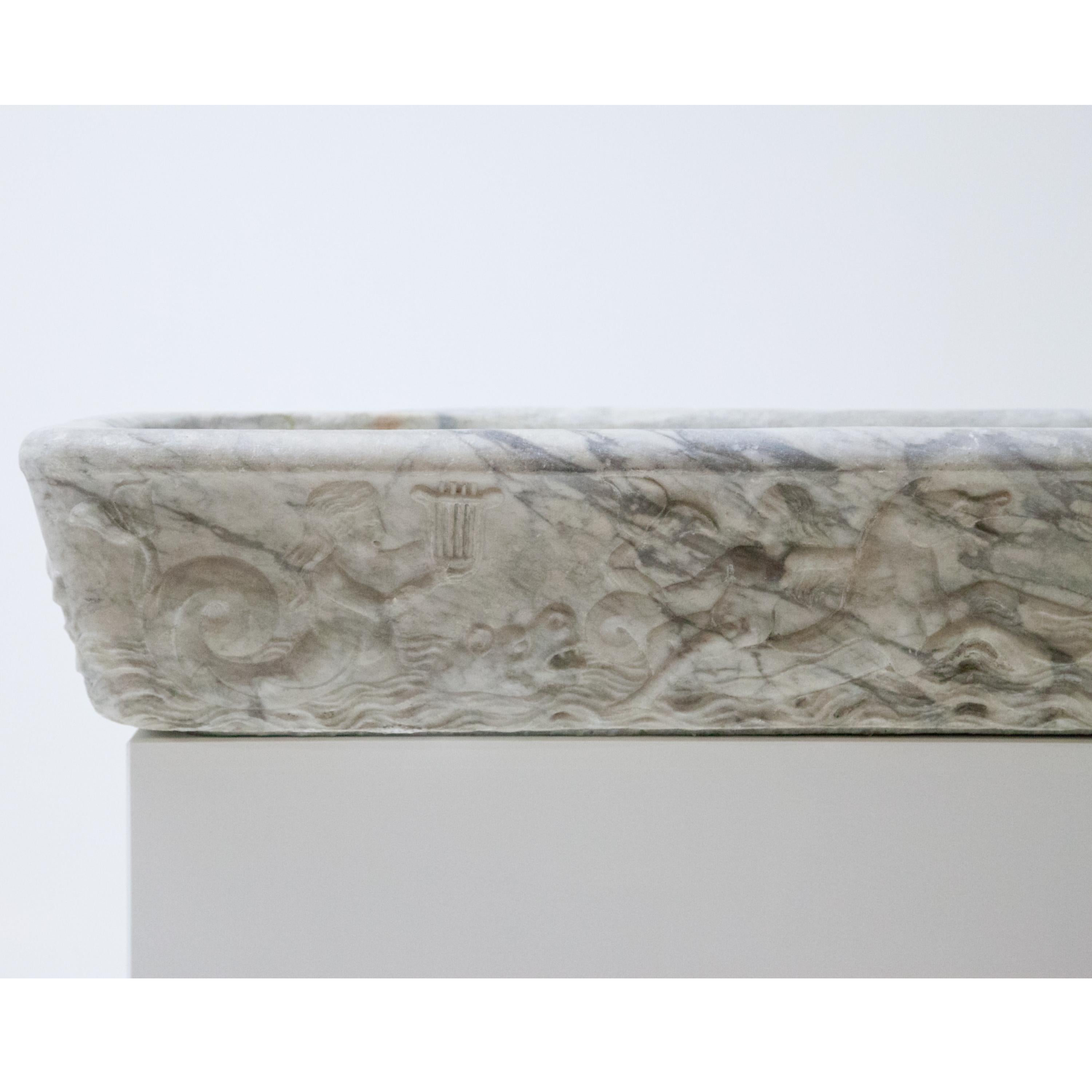 Brunnenbecken aus Carrara-Marmor:: Italien:: um 1600-1620 im Zustand „Gut“ in Greding, DE