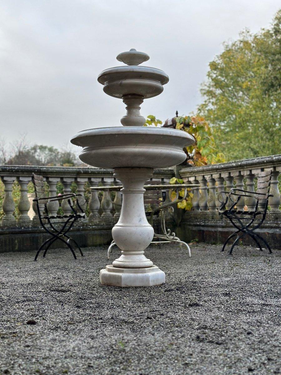 Carrara Marble Fountain, Circa 1880 In Excellent Condition For Sale In Honnelles, WHT