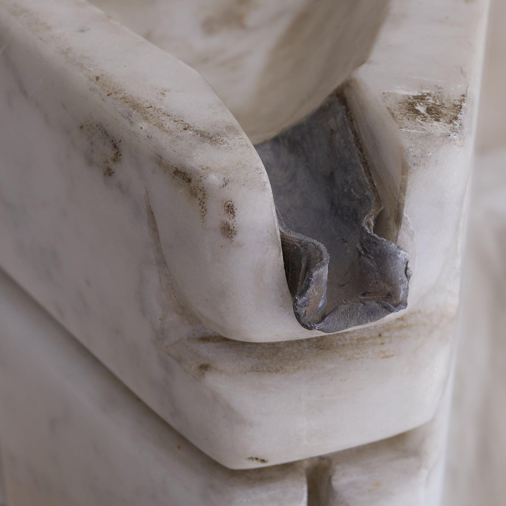 Moderno Carrara Marble Fountain or Sculpture in the Manner of Paul Brandenburg in vendita