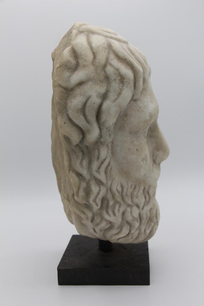 Carrara Marble Head In Antique Style In Good Condition For Sale In Charmes, FR