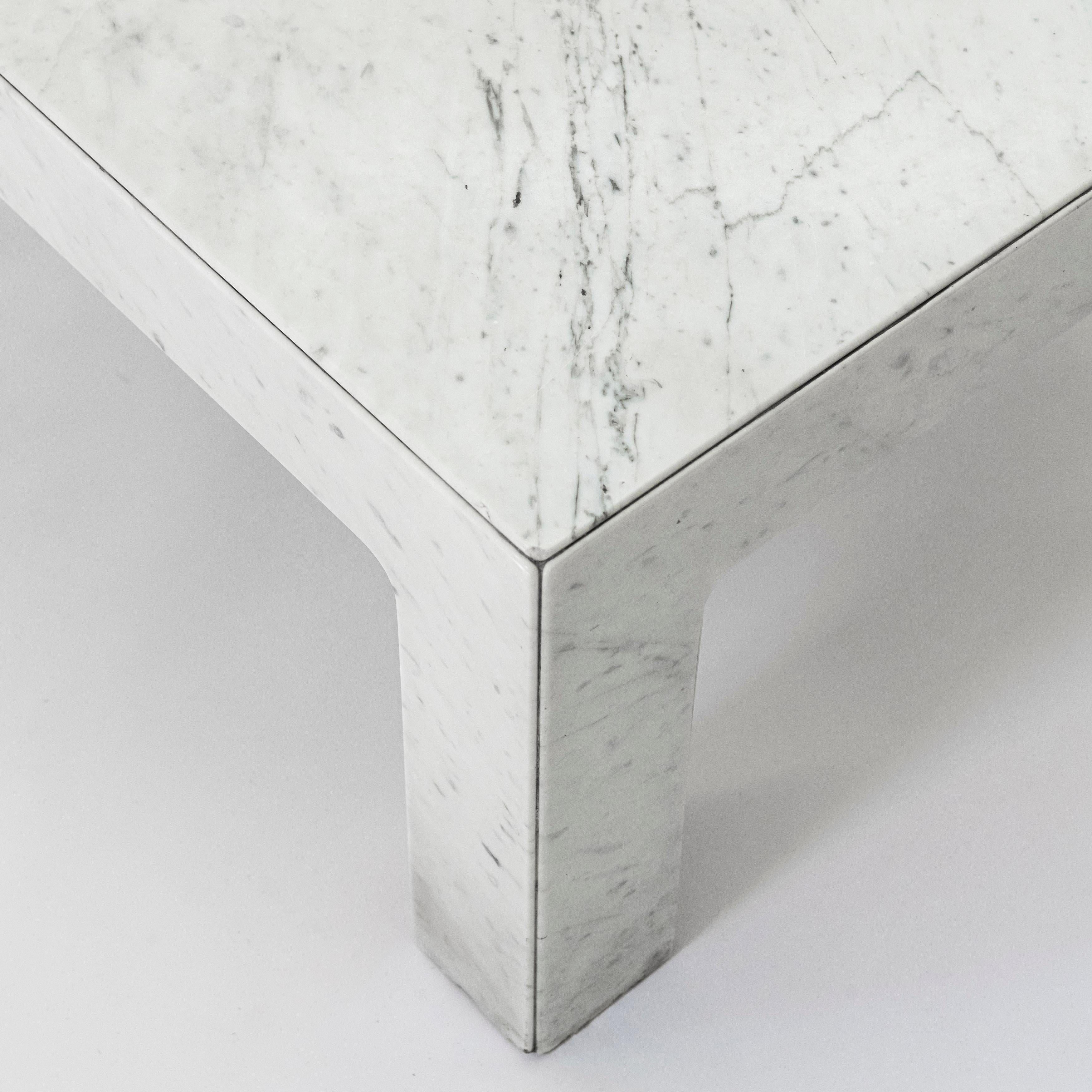 Mid-Century Modern Carrara Marble Low Table, Attributed to Alberto Churba, Argentina, circa 1970 For Sale
