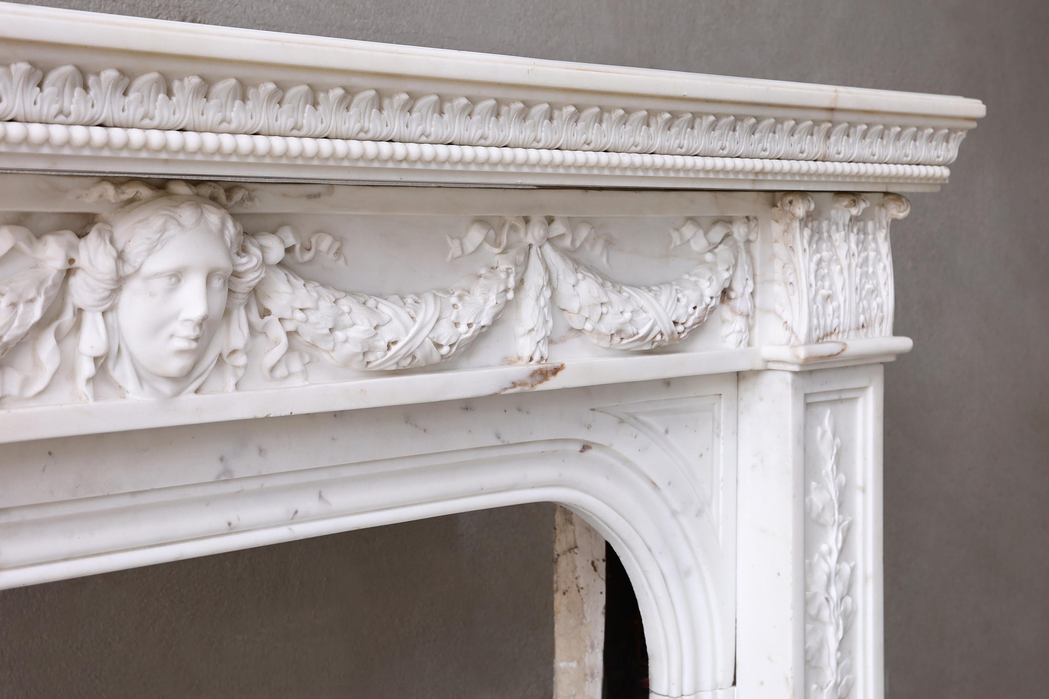 Carrara Marble Mantle Surround in Style of English Regency from the 19th Century In Good Condition For Sale In Made, NL