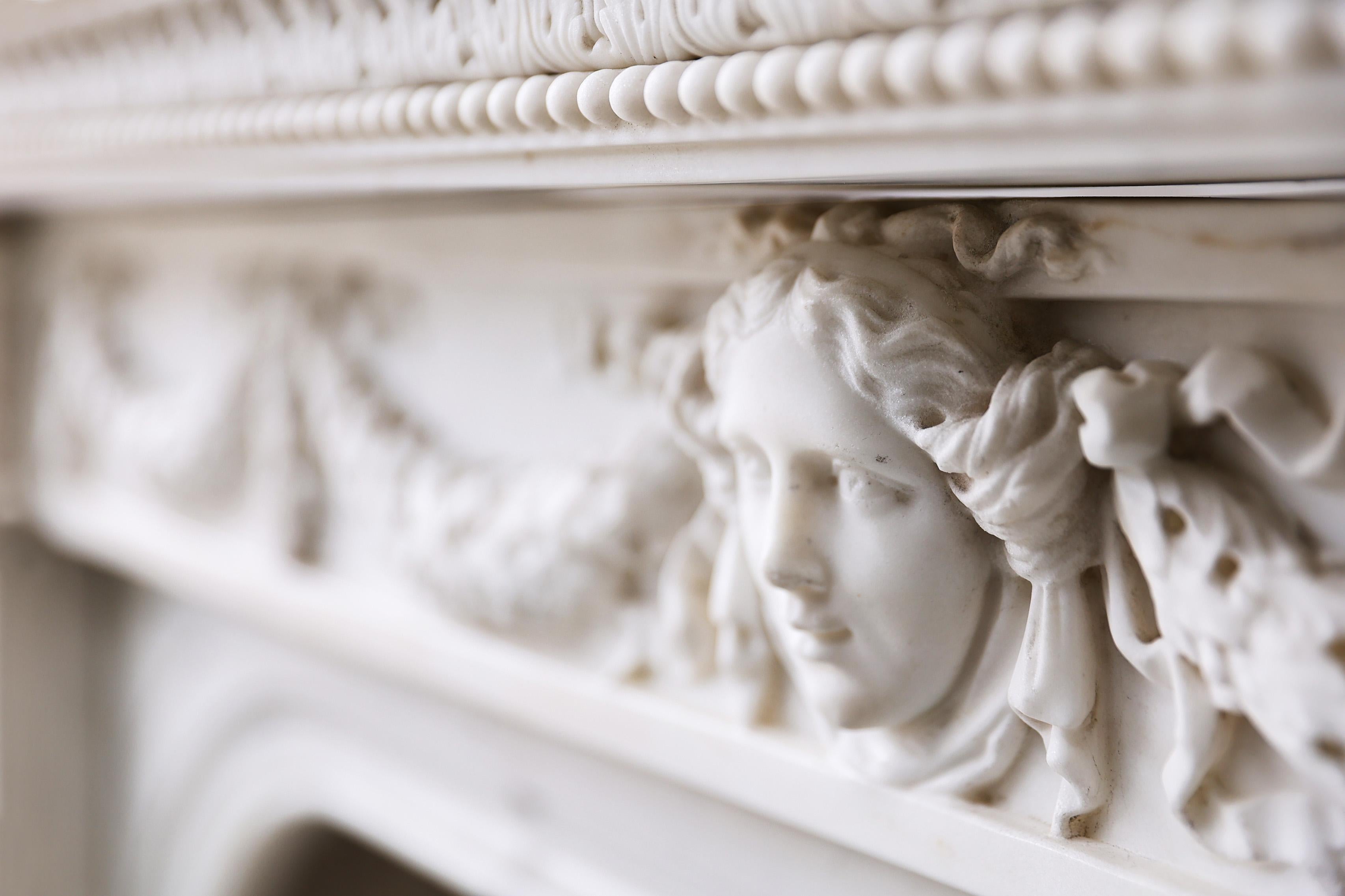 Carrara Marble Mantle Surround in Style of English Regency from the 19th Century For Sale 3