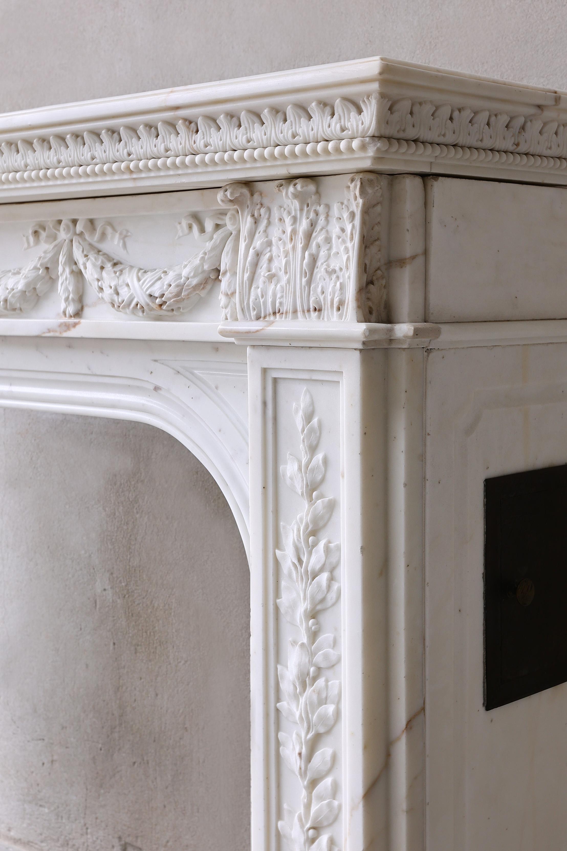 Carrara Marble Mantle Surround in Style of English Regency from the 19th Century For Sale 5