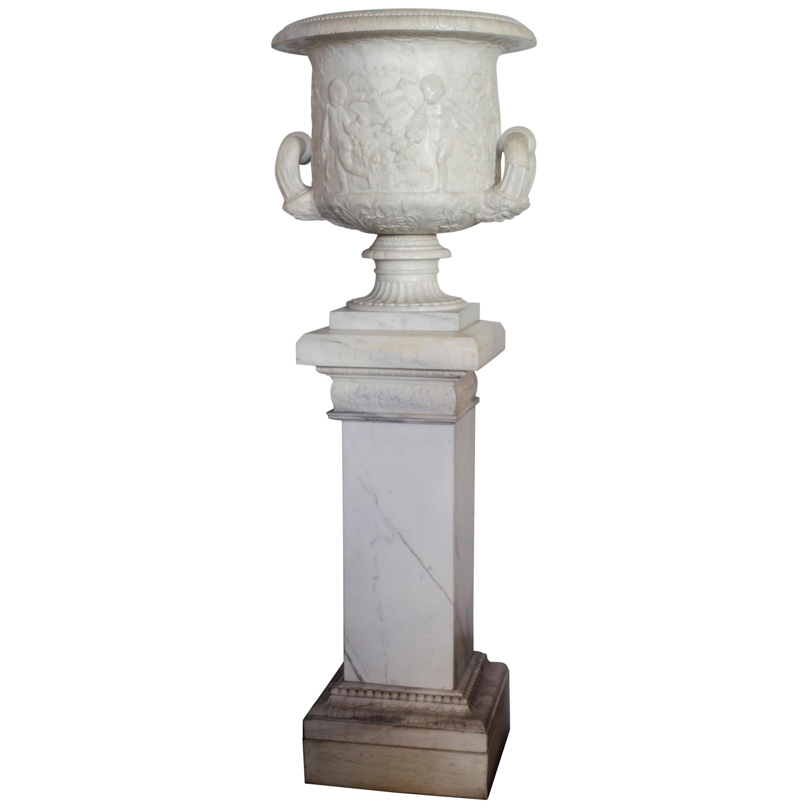 Pflanzgefäß und Sockel aus Carrara-Marmor, Sockel signiert ""Prore A. Garella", Italien im Angebot