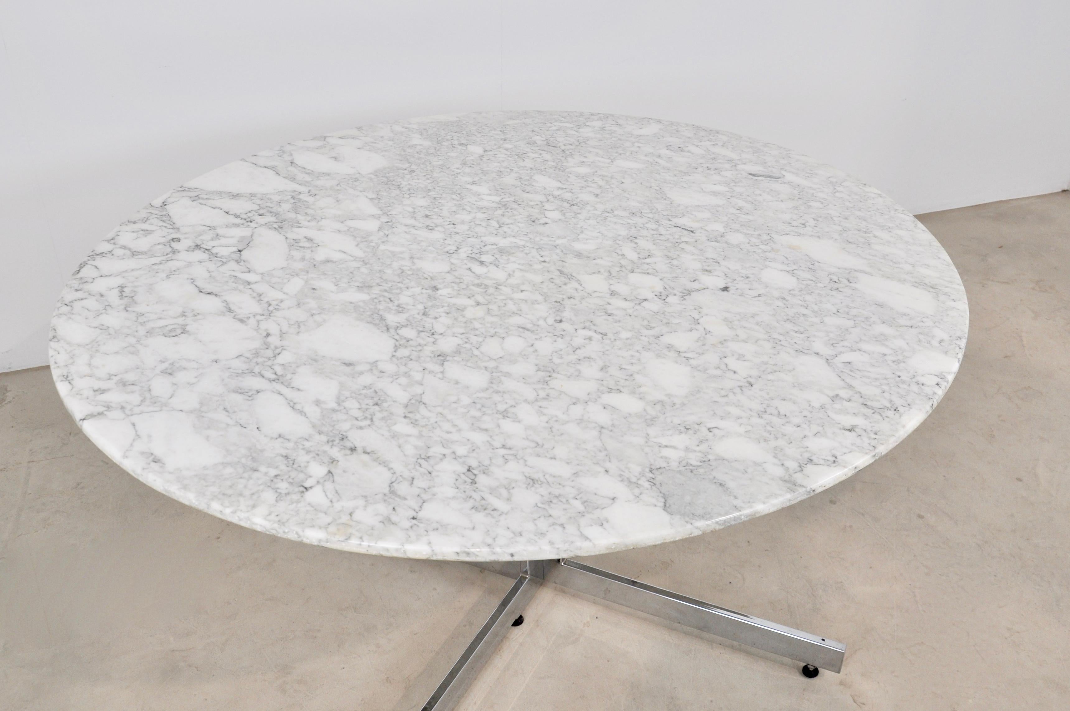 Late 20th Century Carrara Marble Round Dining Table, 1970s