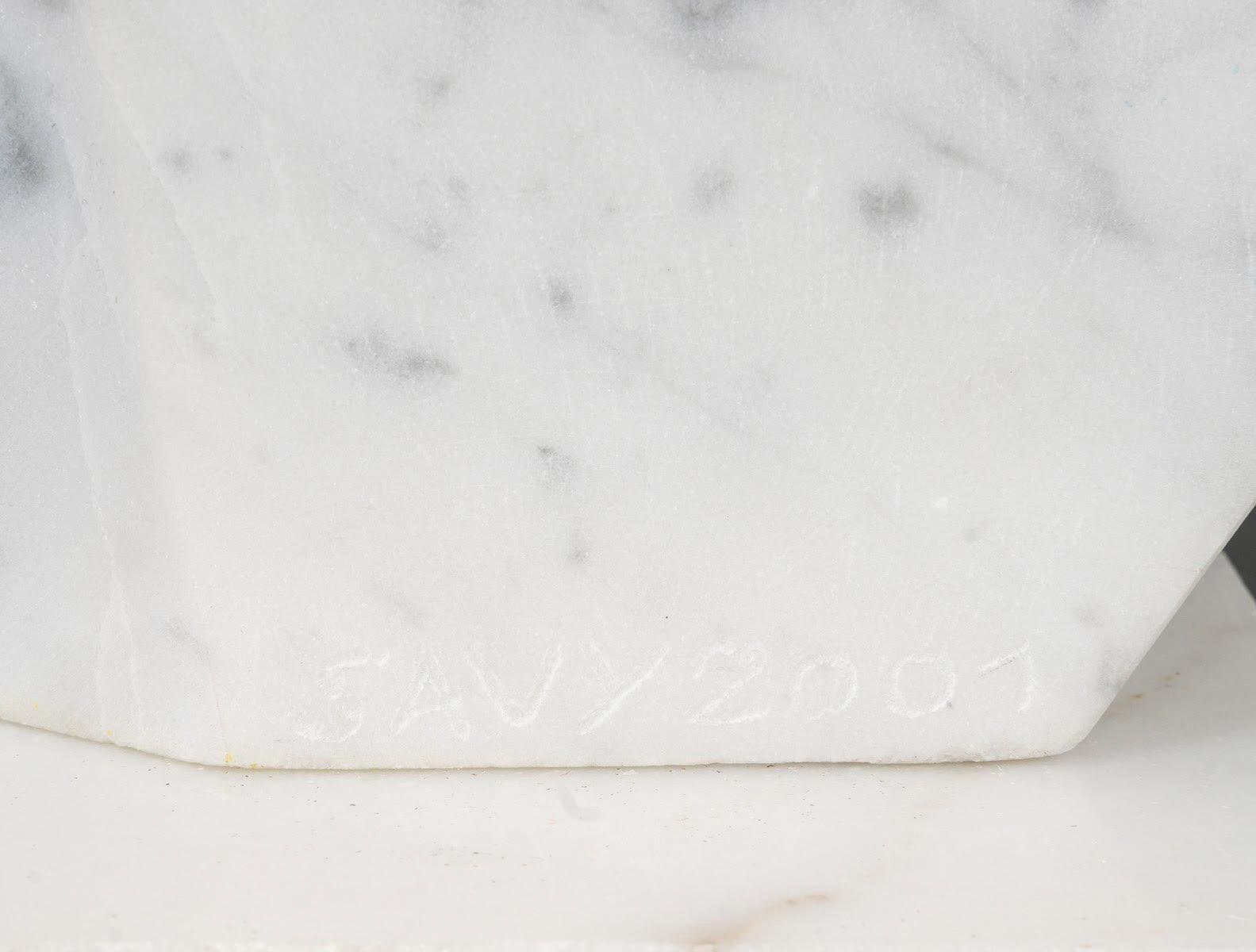 Scultura in marmo di Carrara di François Fernandez, noto come SAVY, firmata. in vendita 1