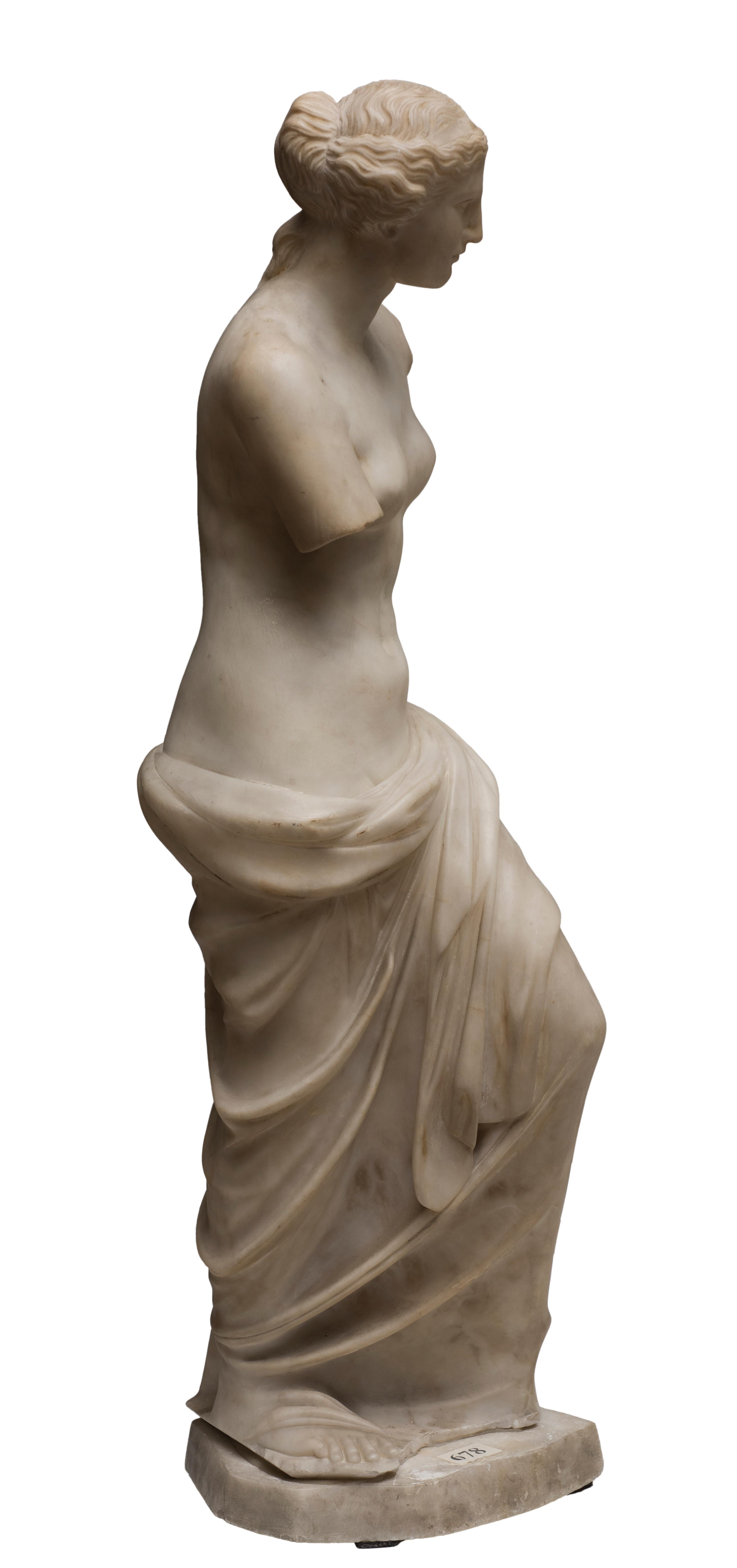 Carrara-Marmor-Skulptur einer Kopie der Venus de Milo des französischen Bildhauers, um 1820 (Französisch) im Angebot
