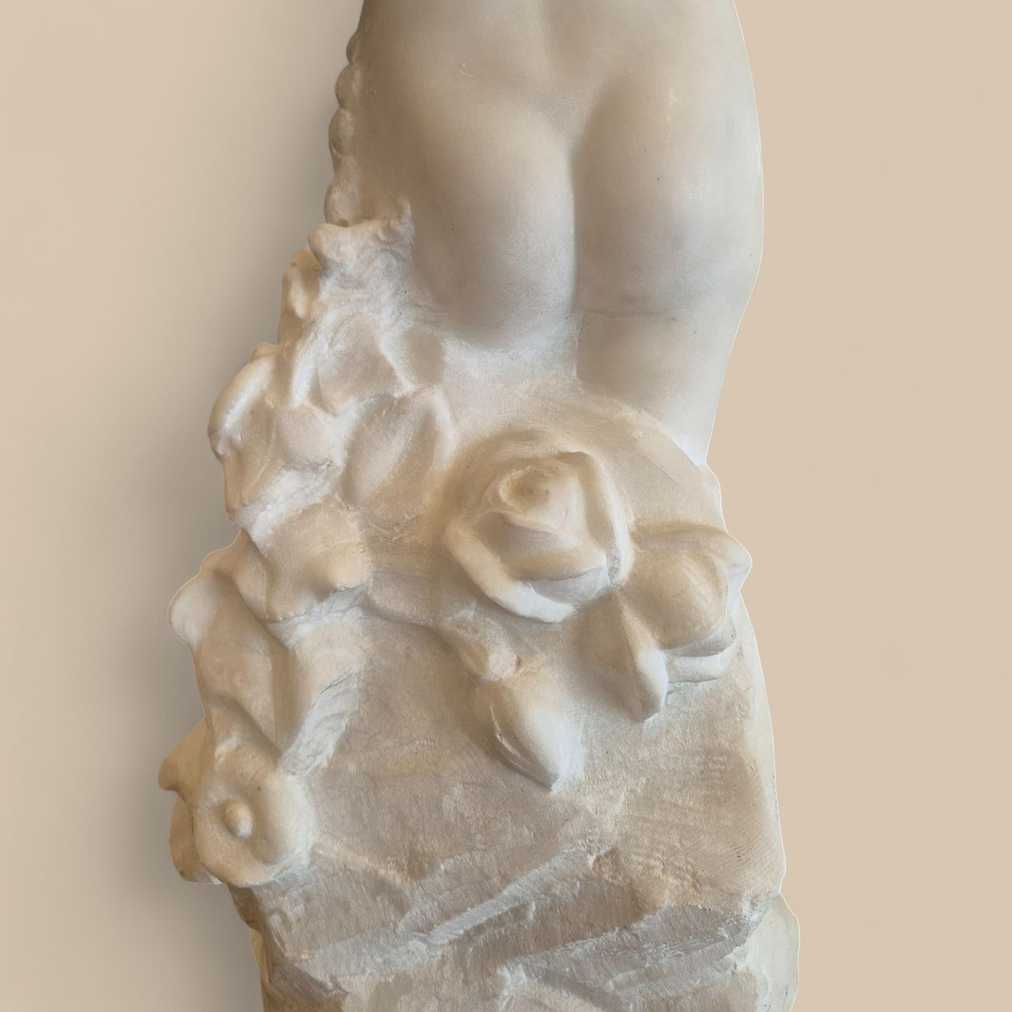 Scultura in marmo di Carrara della divinità Chloris, XIX secolo in vendita 5