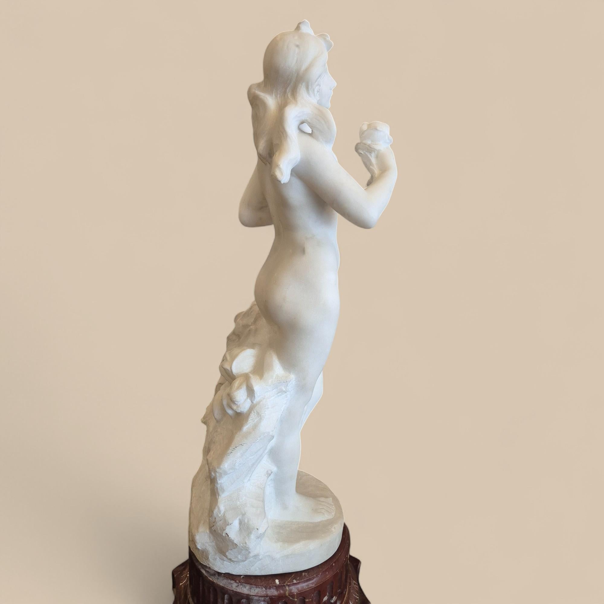 Scultura in marmo di Carrara della divinità Chloris, XIX secolo in vendita 8