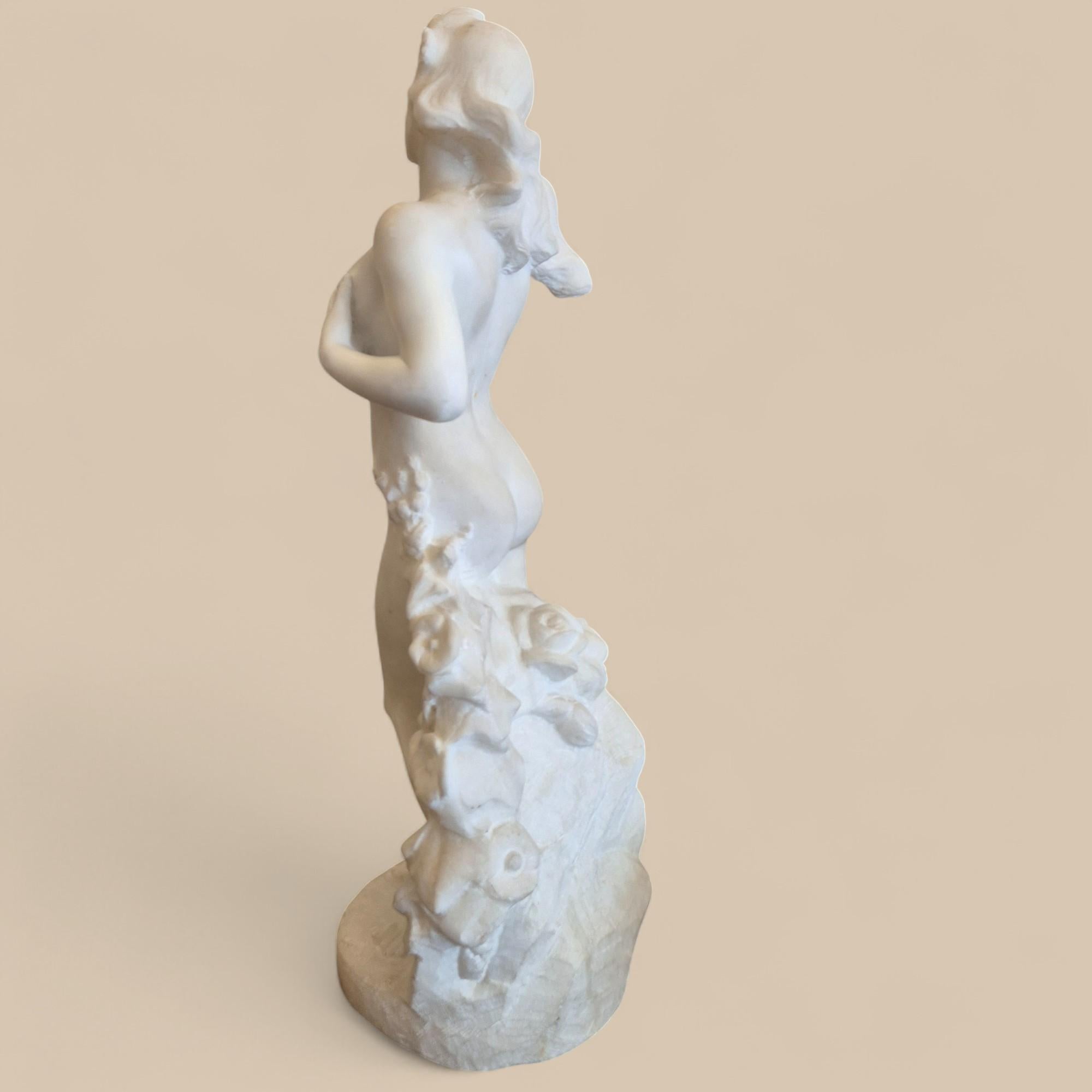 Scultura in marmo di Carrara della divinità Chloris, XIX secolo in vendita 9