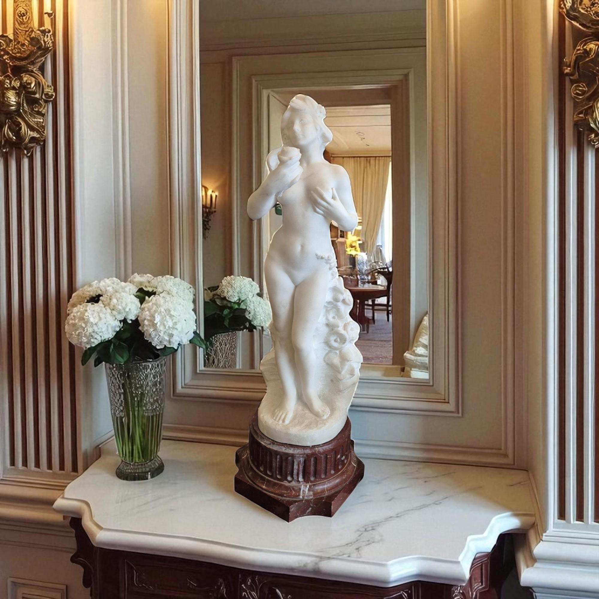 Francese Scultura in marmo di Carrara della divinità Chloris, XIX secolo in vendita