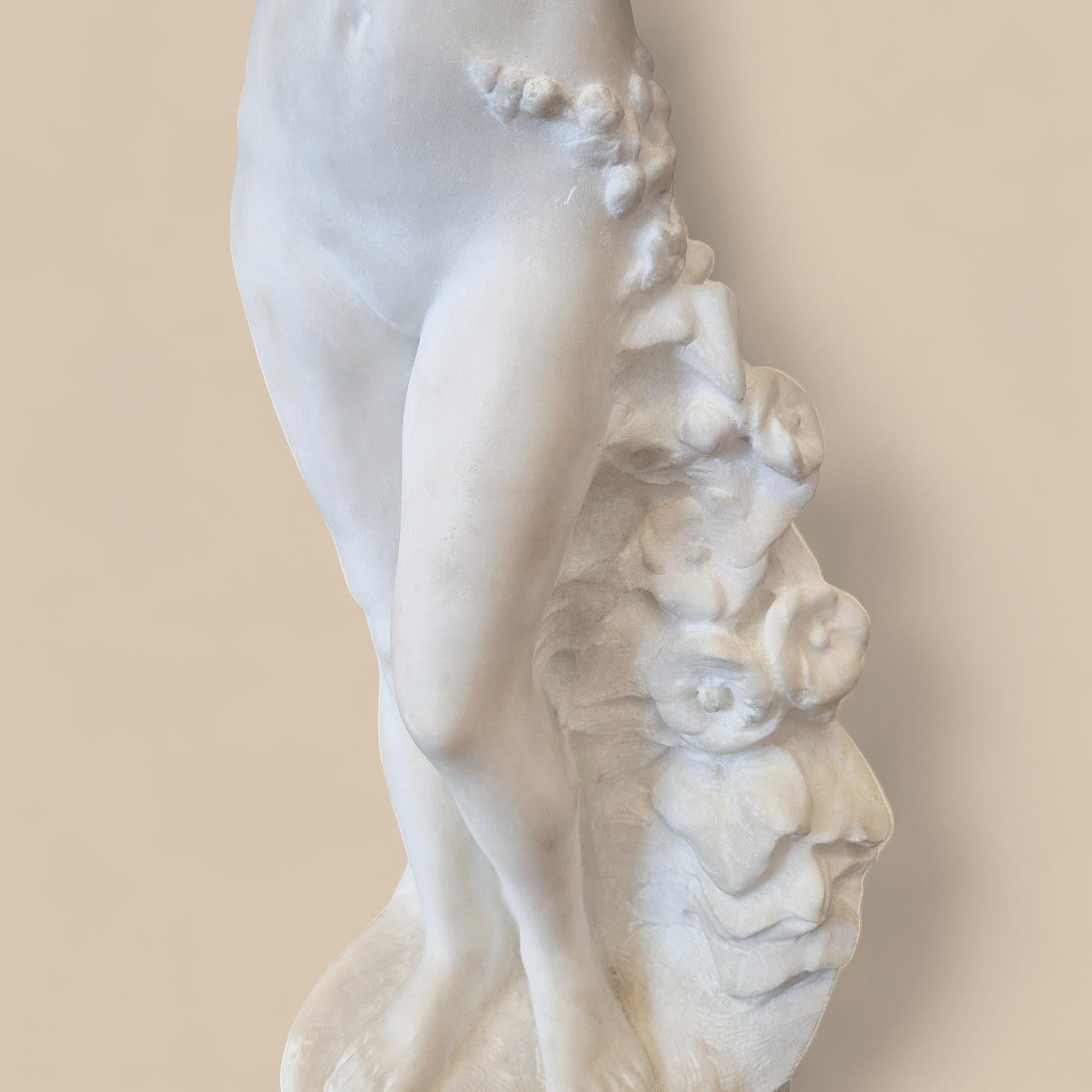 Marmo di Carrara Scultura in marmo di Carrara della divinità Chloris, XIX secolo in vendita