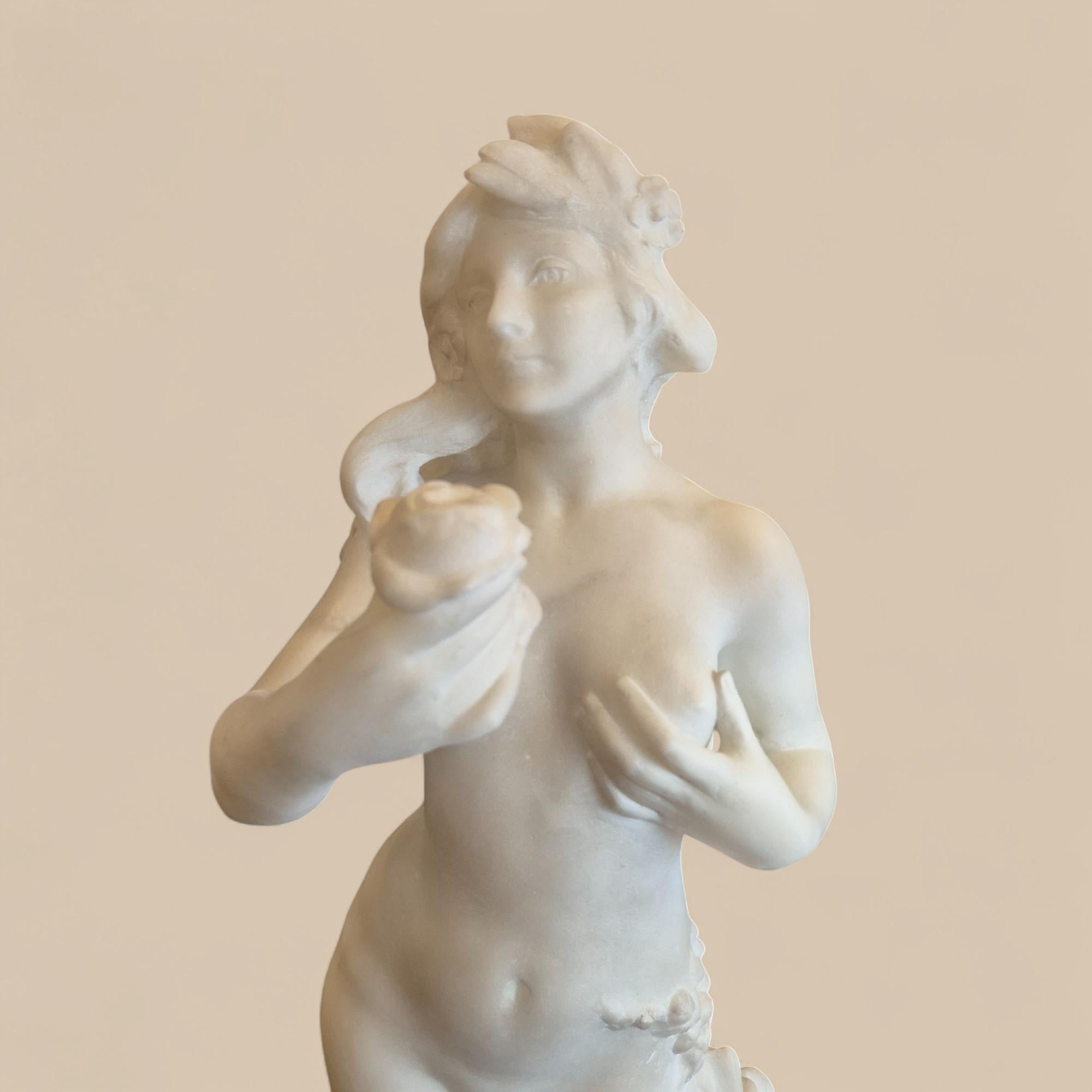 Scultura in marmo di Carrara della divinità Chloris, XIX secolo in vendita 2
