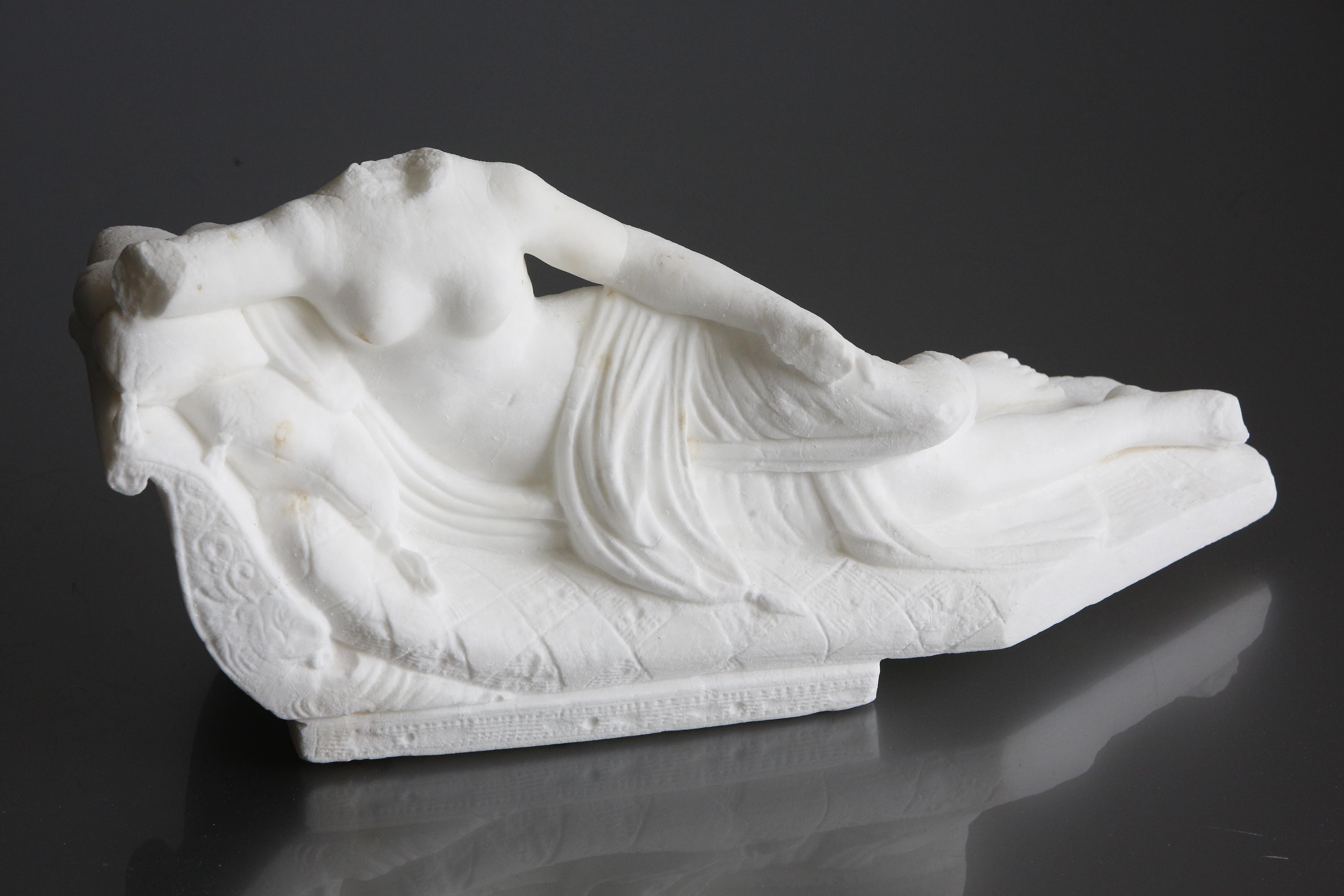 Sculpture en marbre de Carrare Pauline Bonaparte Venus Victrix Antonio Canova

Il s'agit d'une belle sculpture en marbre représentant Pauline Bonaparte semi-nue en Vénus Victorius, d'après l'original d'Antonio Canova (1757-1822).  

Canova, l'un des
