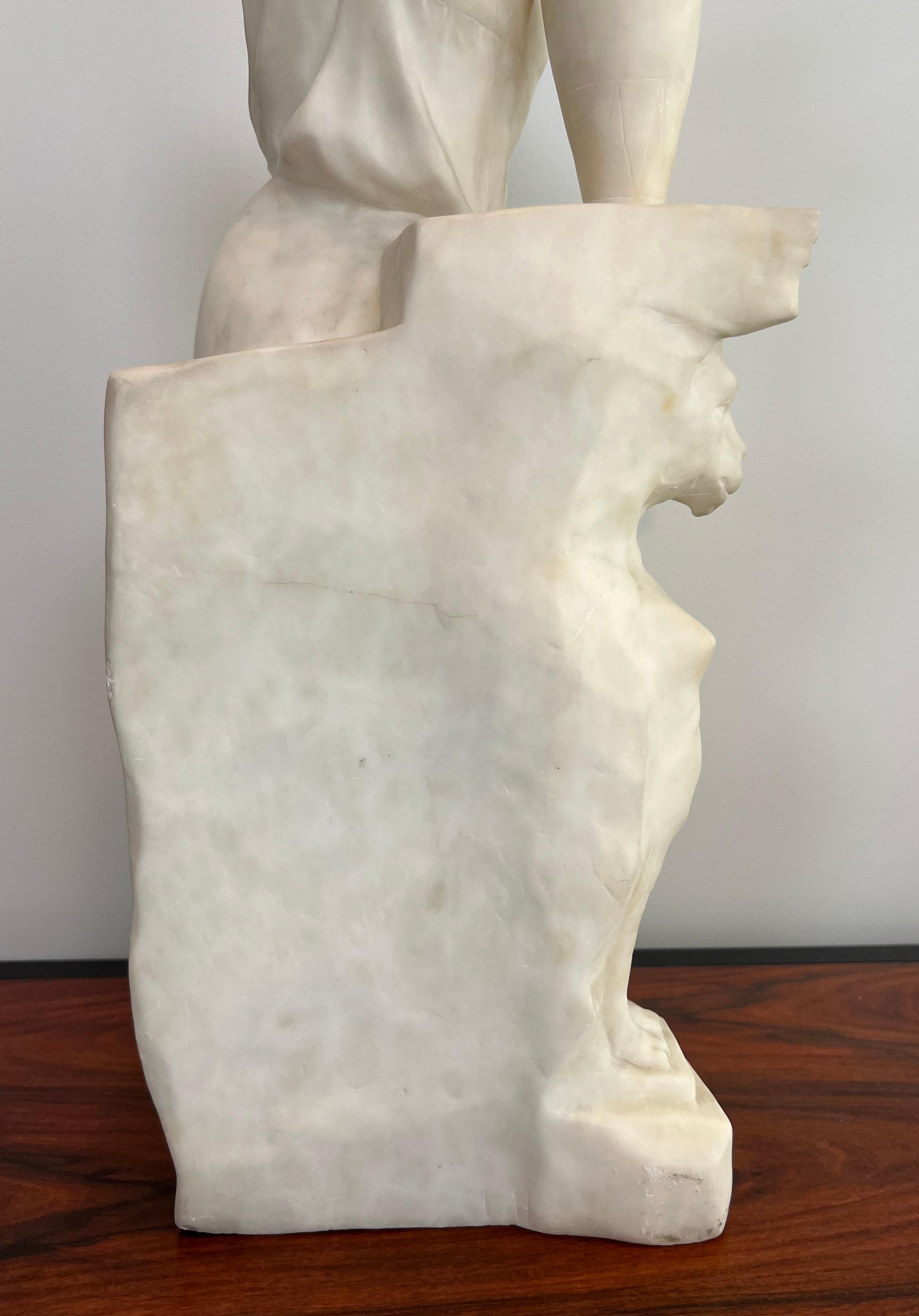 Carrara-Marmor-Skulptur, die ein romantisches junges Mädchen mit einem Krug darstellt, signiert im Angebot 8
