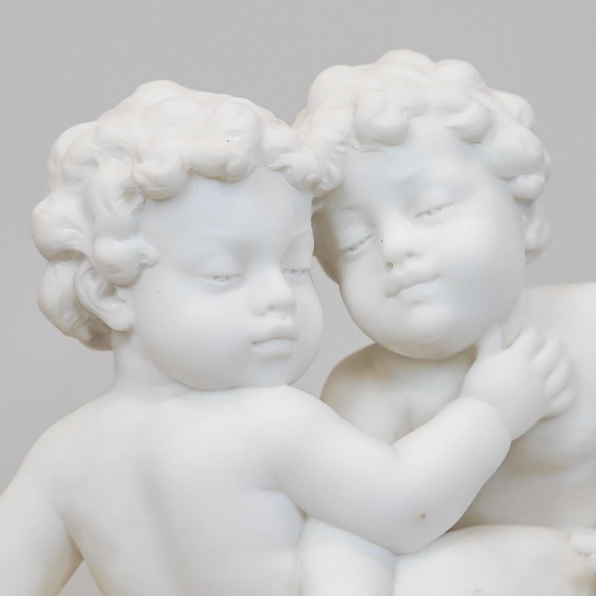 Scultura in marmo di Carrara firmata L. Landucci, inizio XX secolo.


Scultura in marmo bianco di Carrara di L. Landucci che rappresenta due bambini che giocano accanto a un nido di uccelli, inizio del XX secolo.
H: 36cm, L: 44cm, P: 30cm