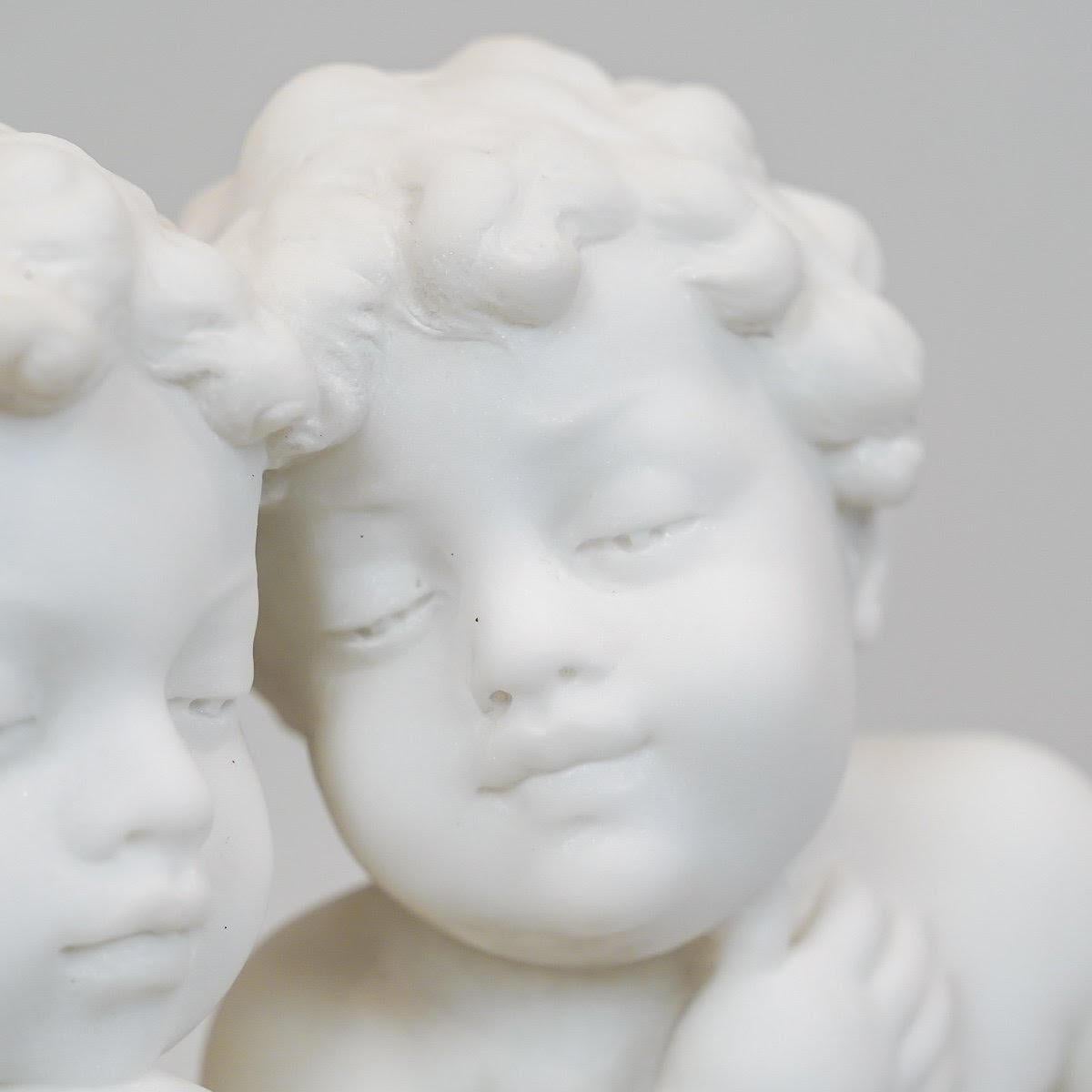 Francese Scultura in marmo di Carrara firmata L. Landucci, inizio XX secolo. in vendita