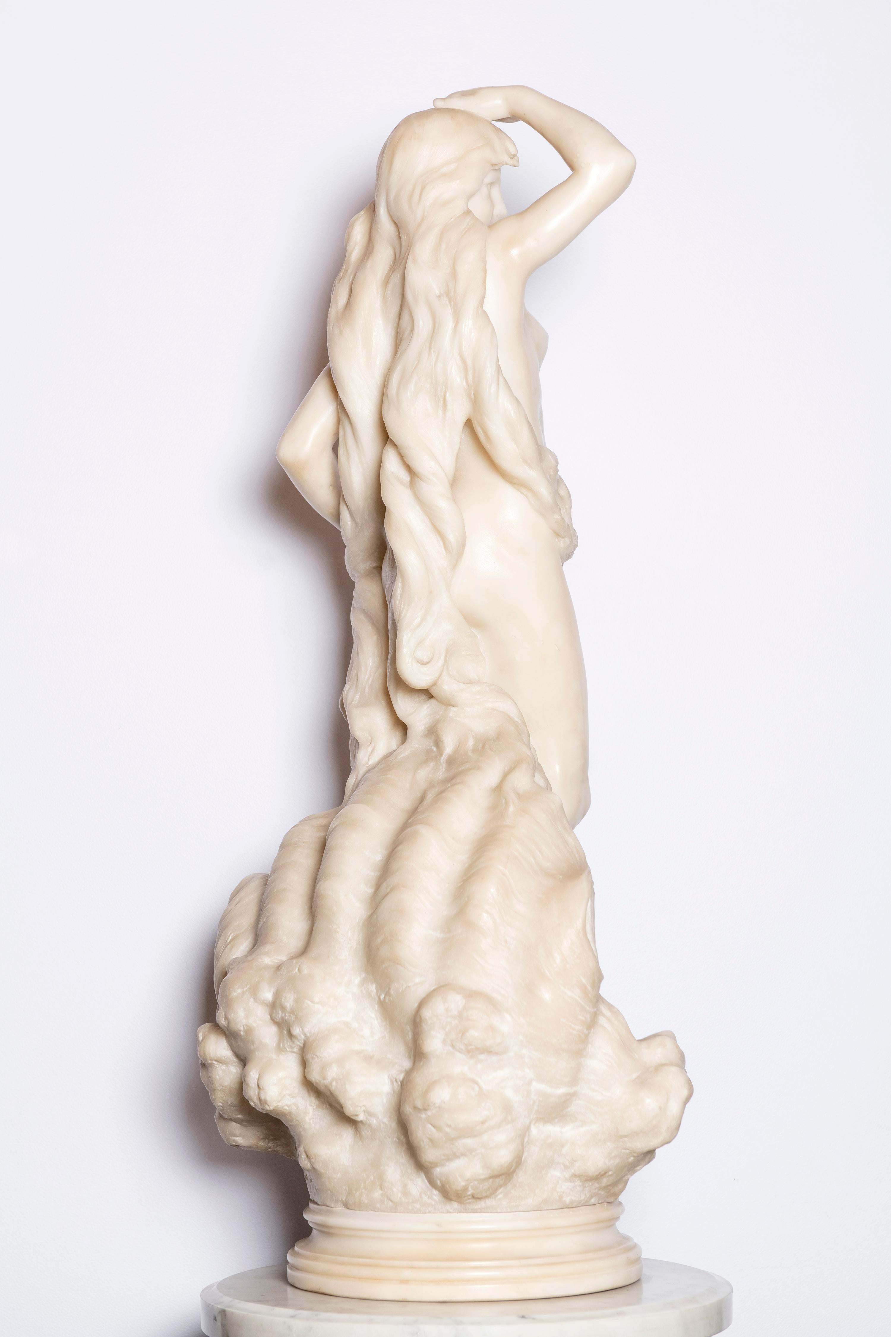 Skulptur aus Carrara-Marmor, signiert Luca Madrassi, Paris, um 1890 (Art nouveau) im Angebot